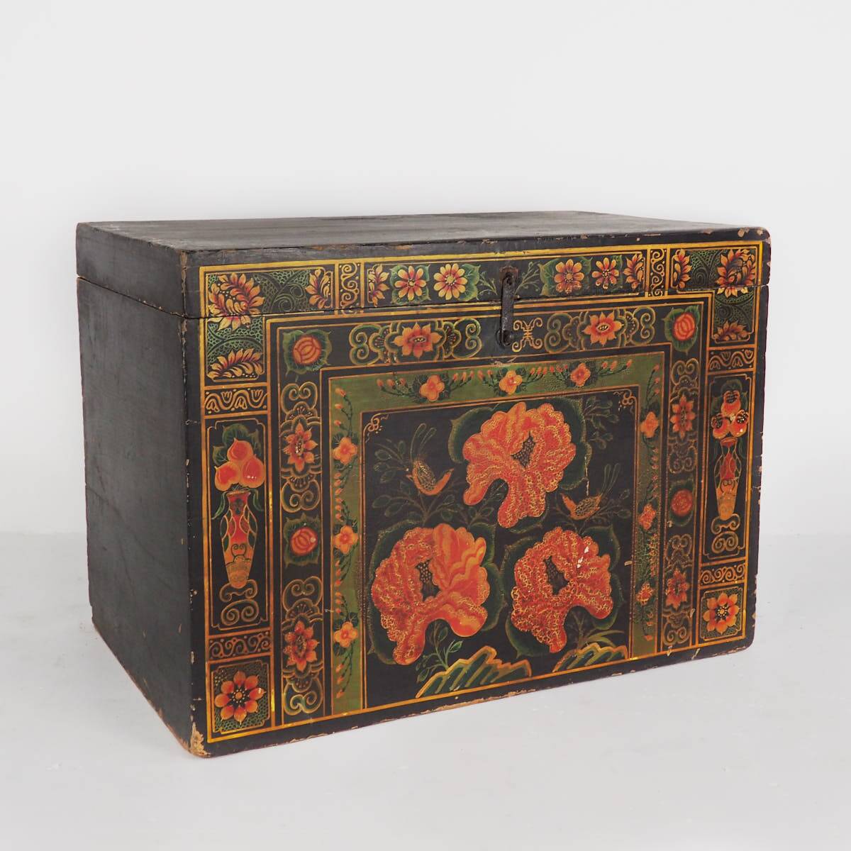 Antique wooden trunk with peony illustrations (China, circa 1900) #5