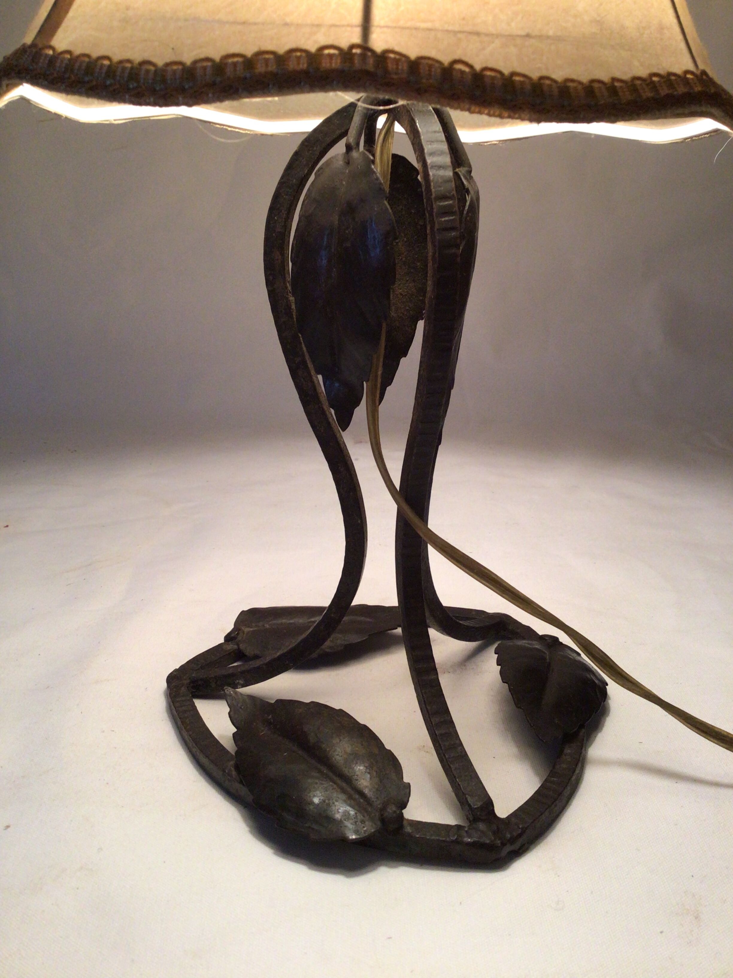 Lampe en fer forgé Art déco