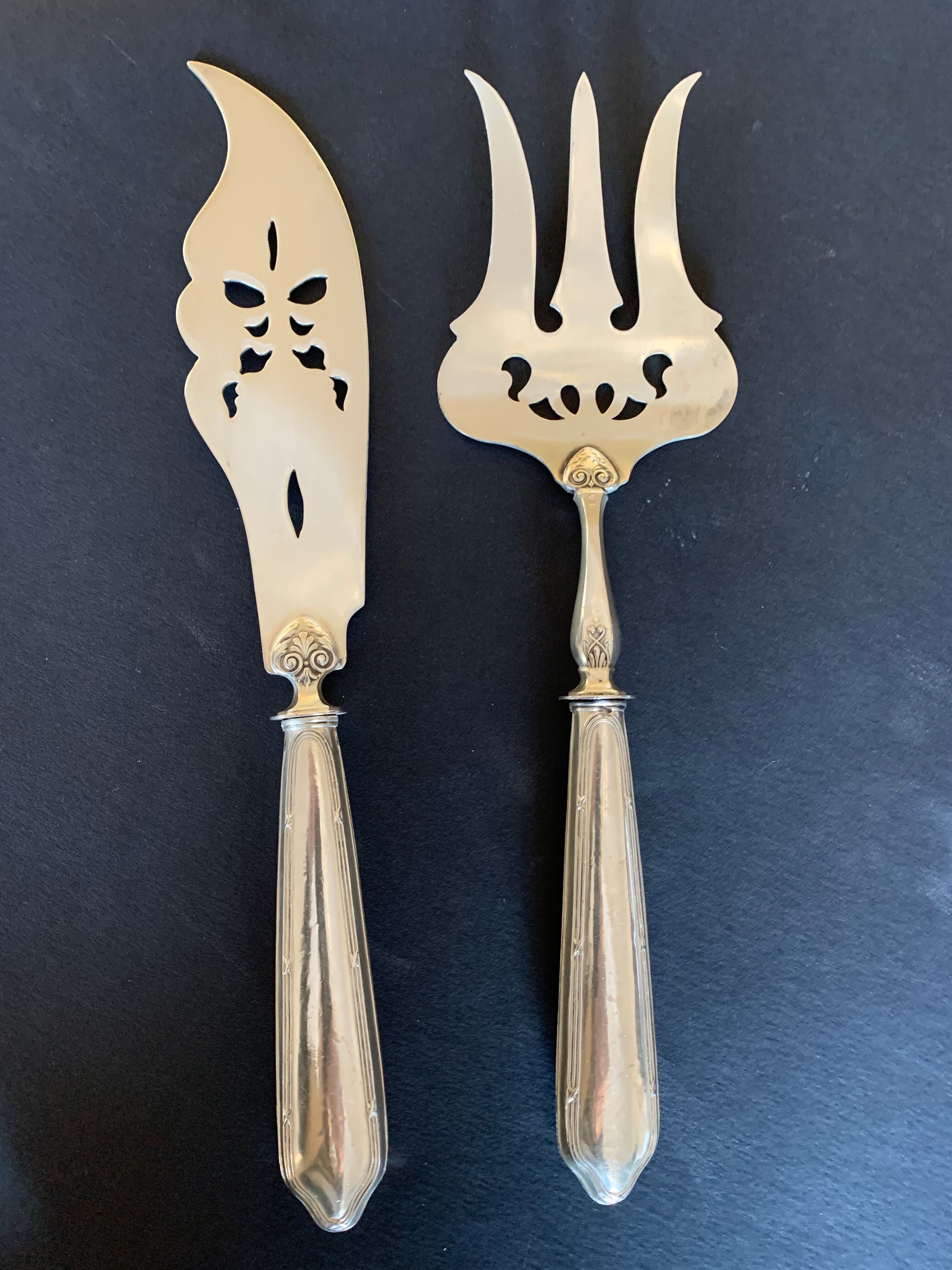 Covered solid silver fish service