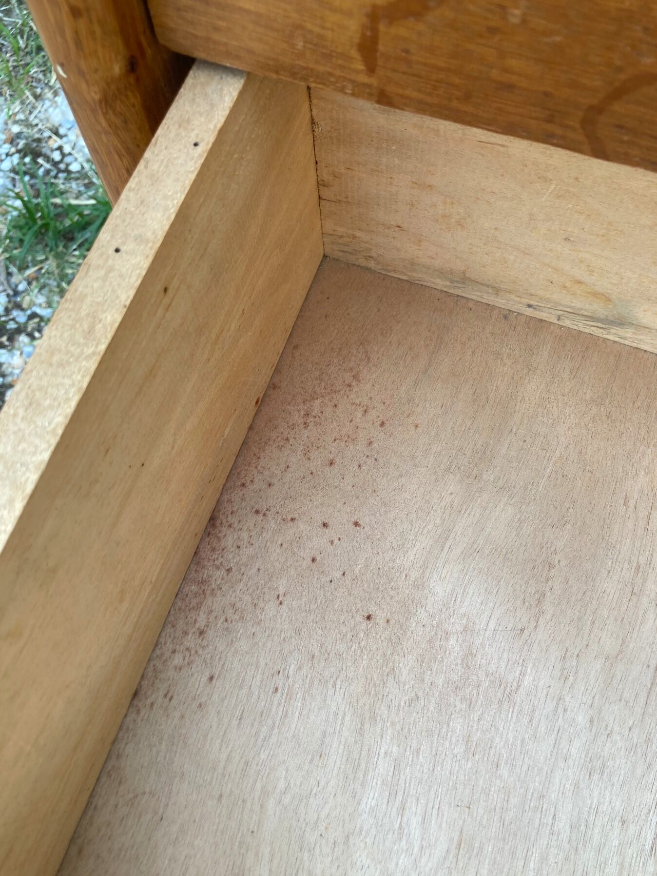 Vintage dresser compass feet