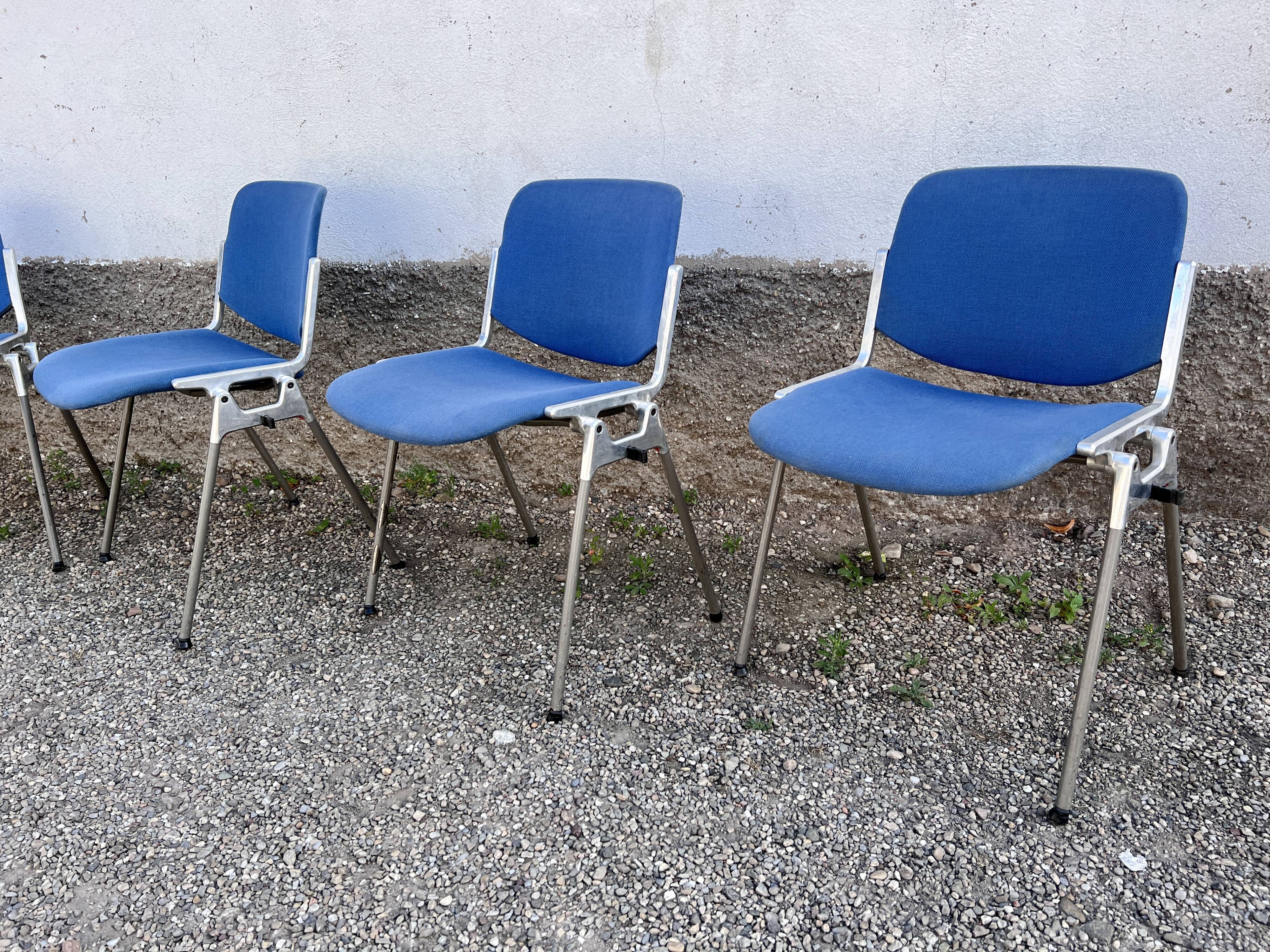 Série de 40 chaises de G. Piretti pour Castelli Anonima Castelli, Italie, années 1970