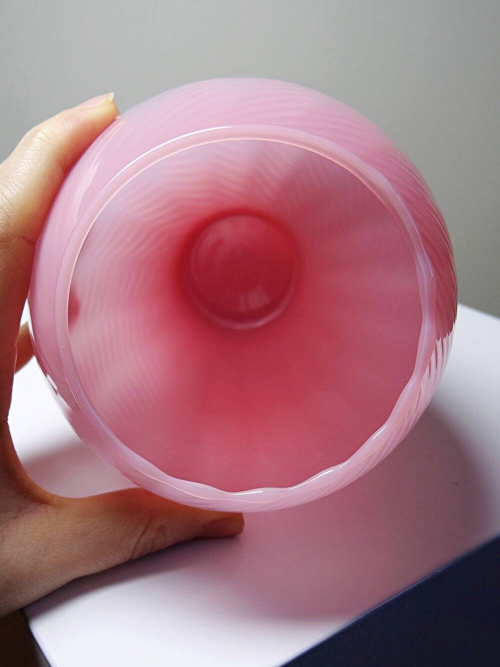 Small twisted pink opaline glass vase, Venetian Murano/Empoli vintage.