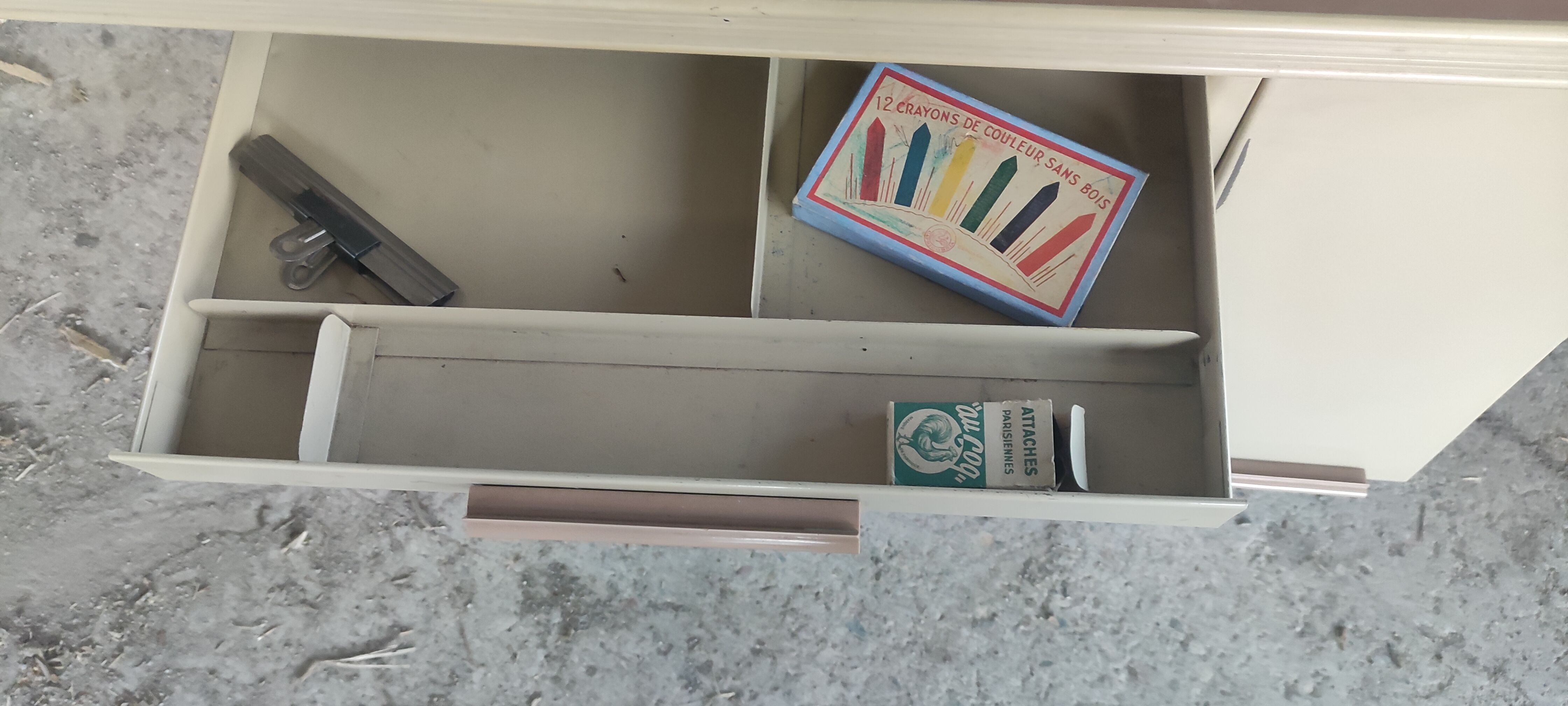 Metal desk of the 60s manufactured by RCB