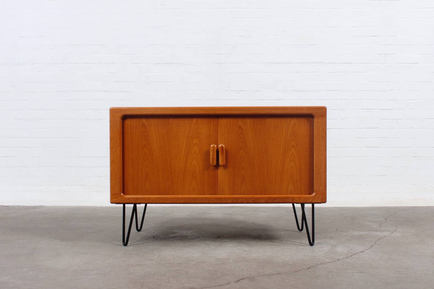 Buffet vintage en teck Dyrlund épingle à cheveux danois milieu du siècle 60