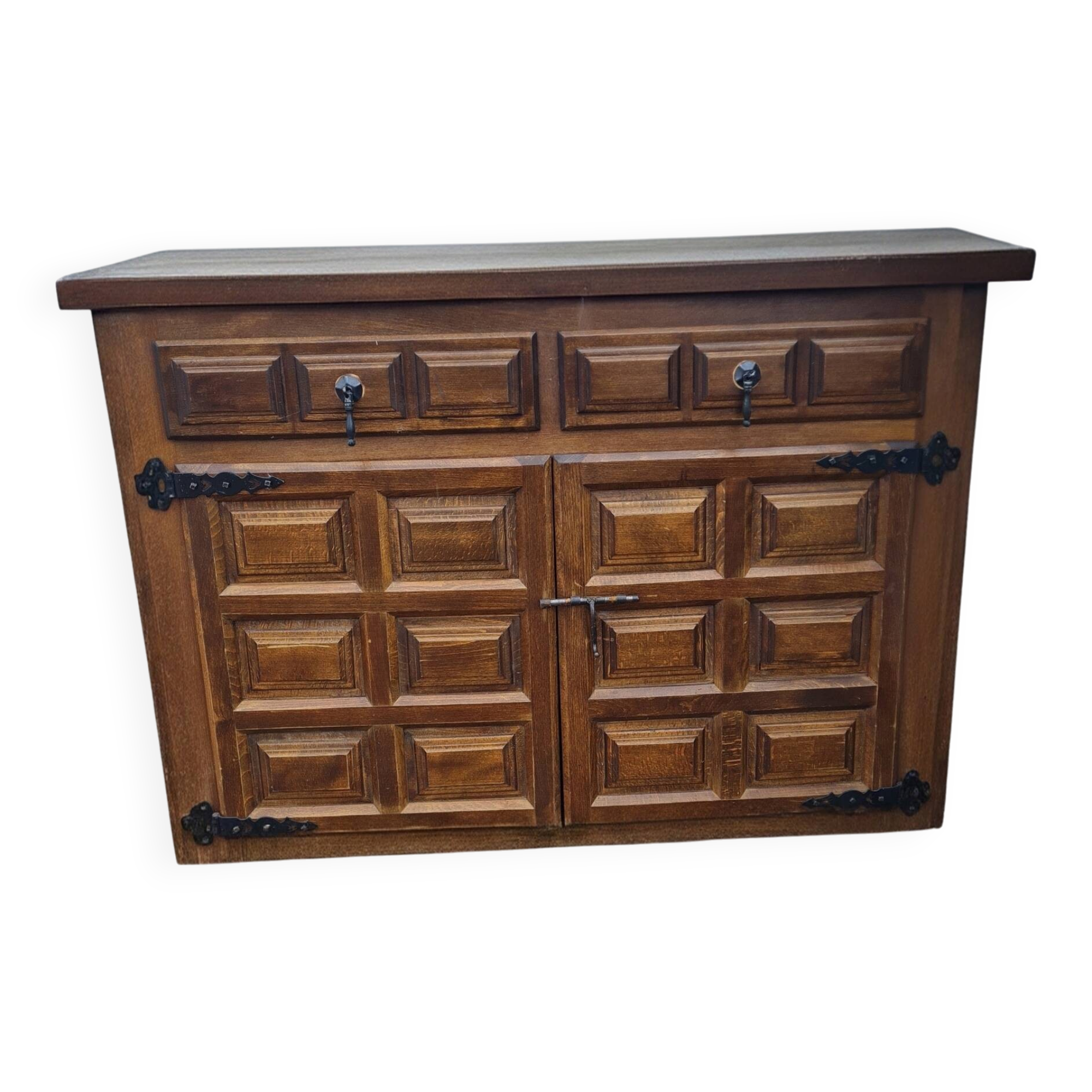 Buffet bas de style baroque espagnol