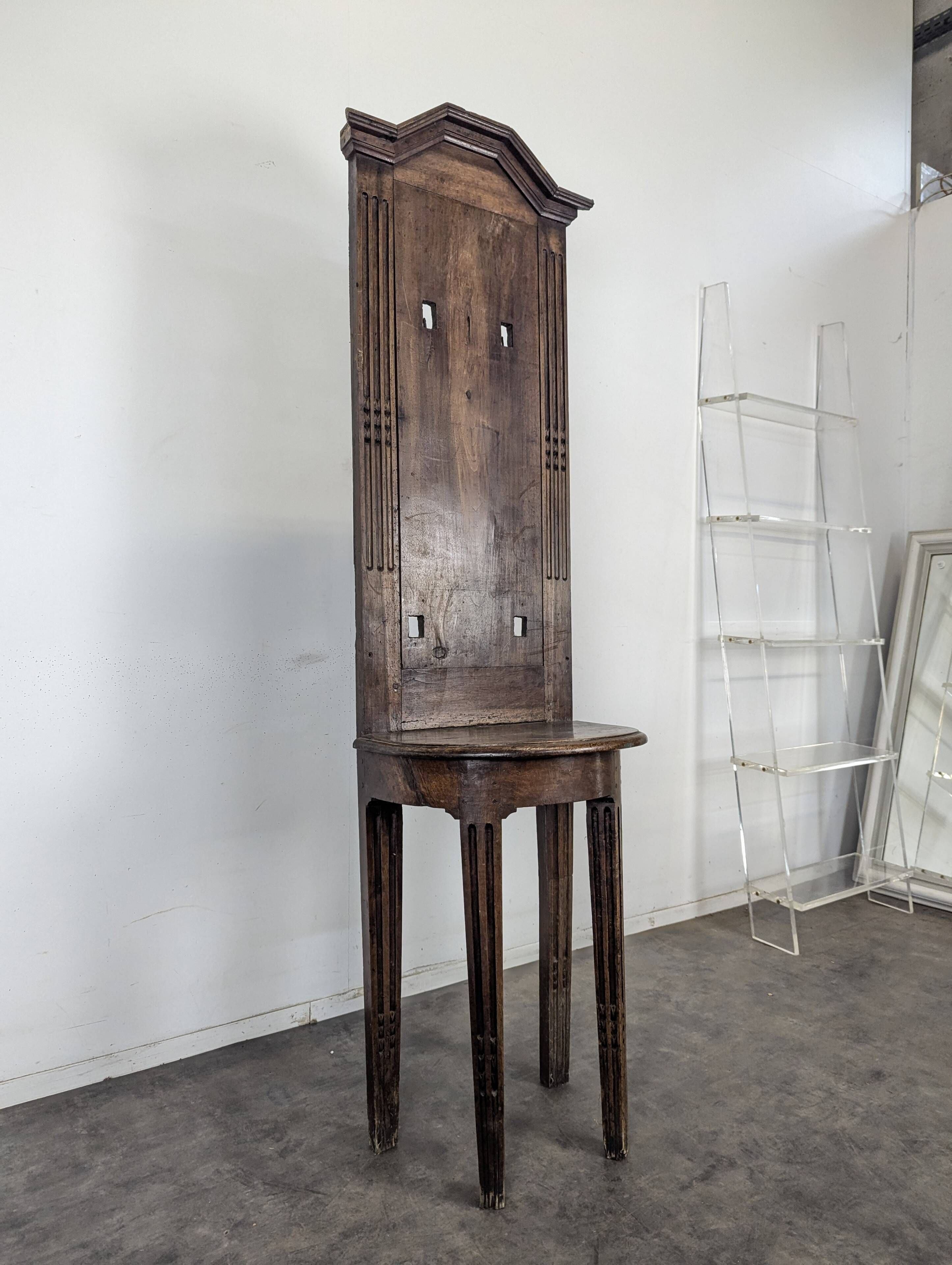Louis XVI walnut fountain support