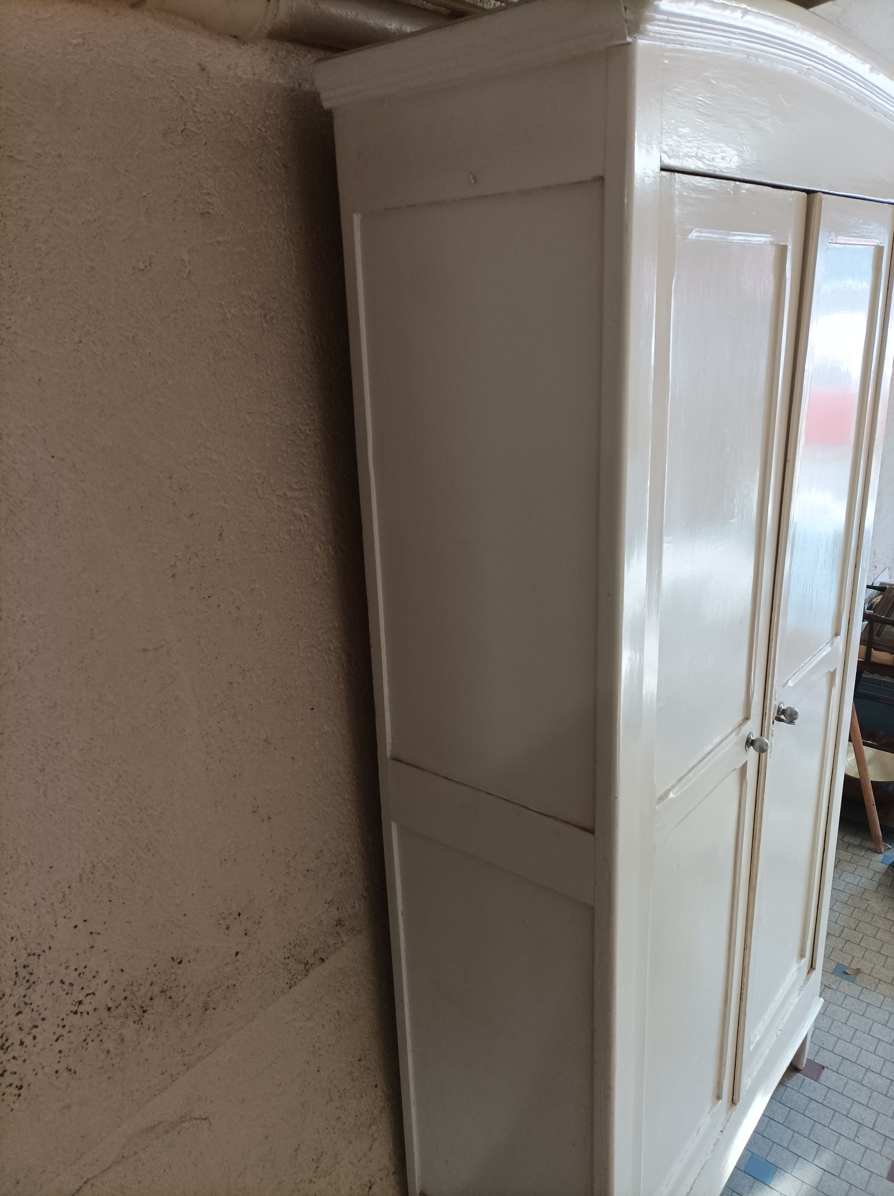 Armoire parisienne