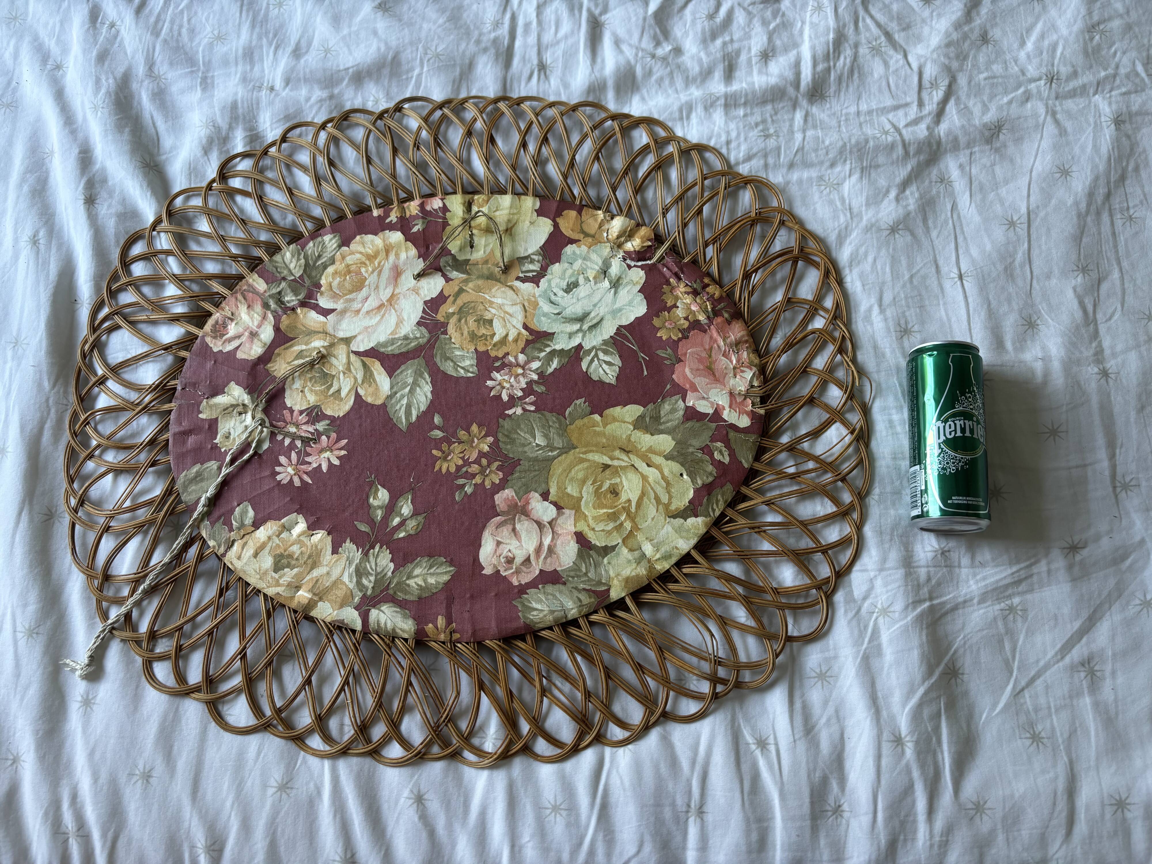 Vintage 1960 sun flower rattan wicker mirror - 68 x 58 cm