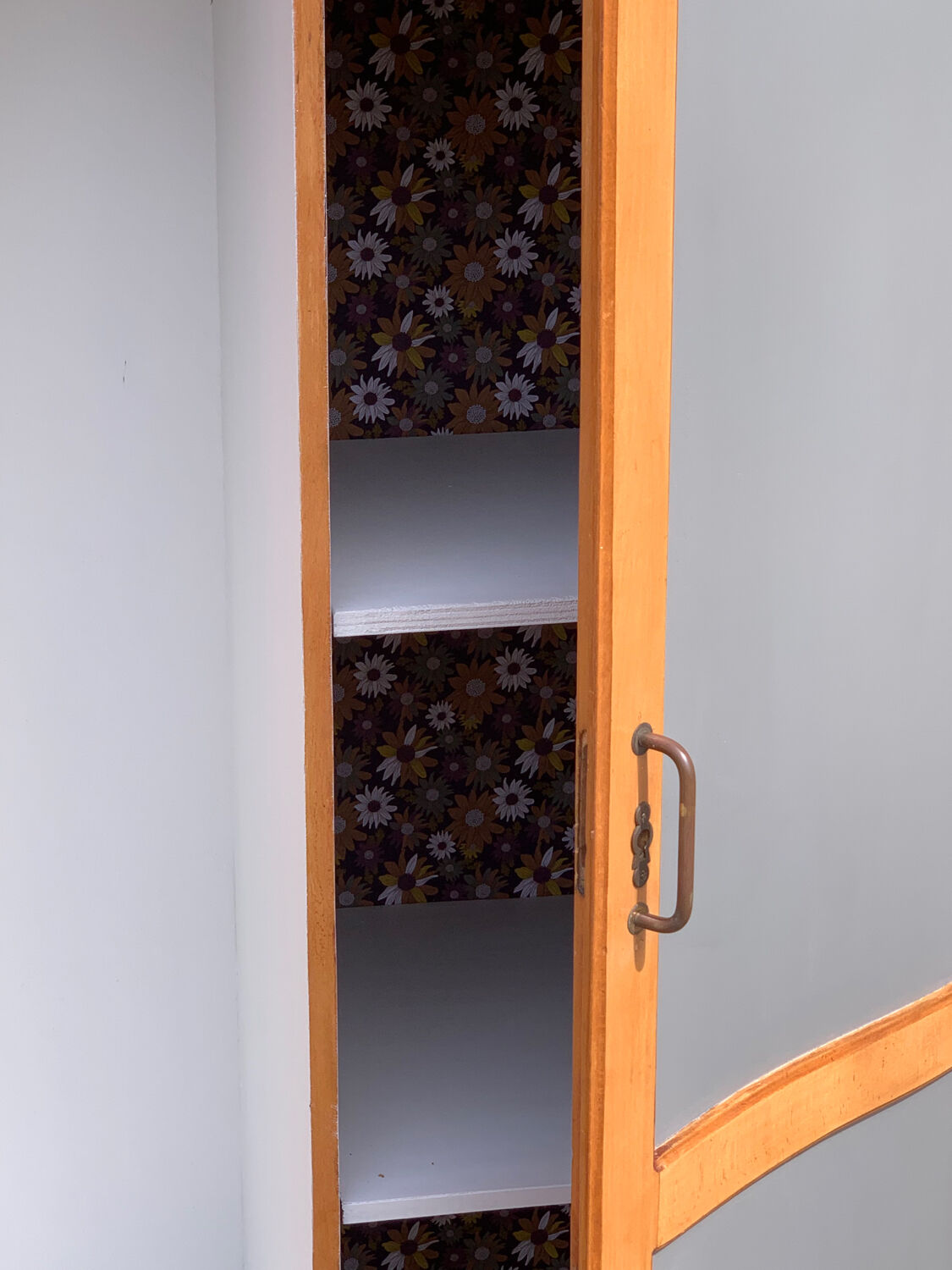 Vintage Parisian cabinet 1970s