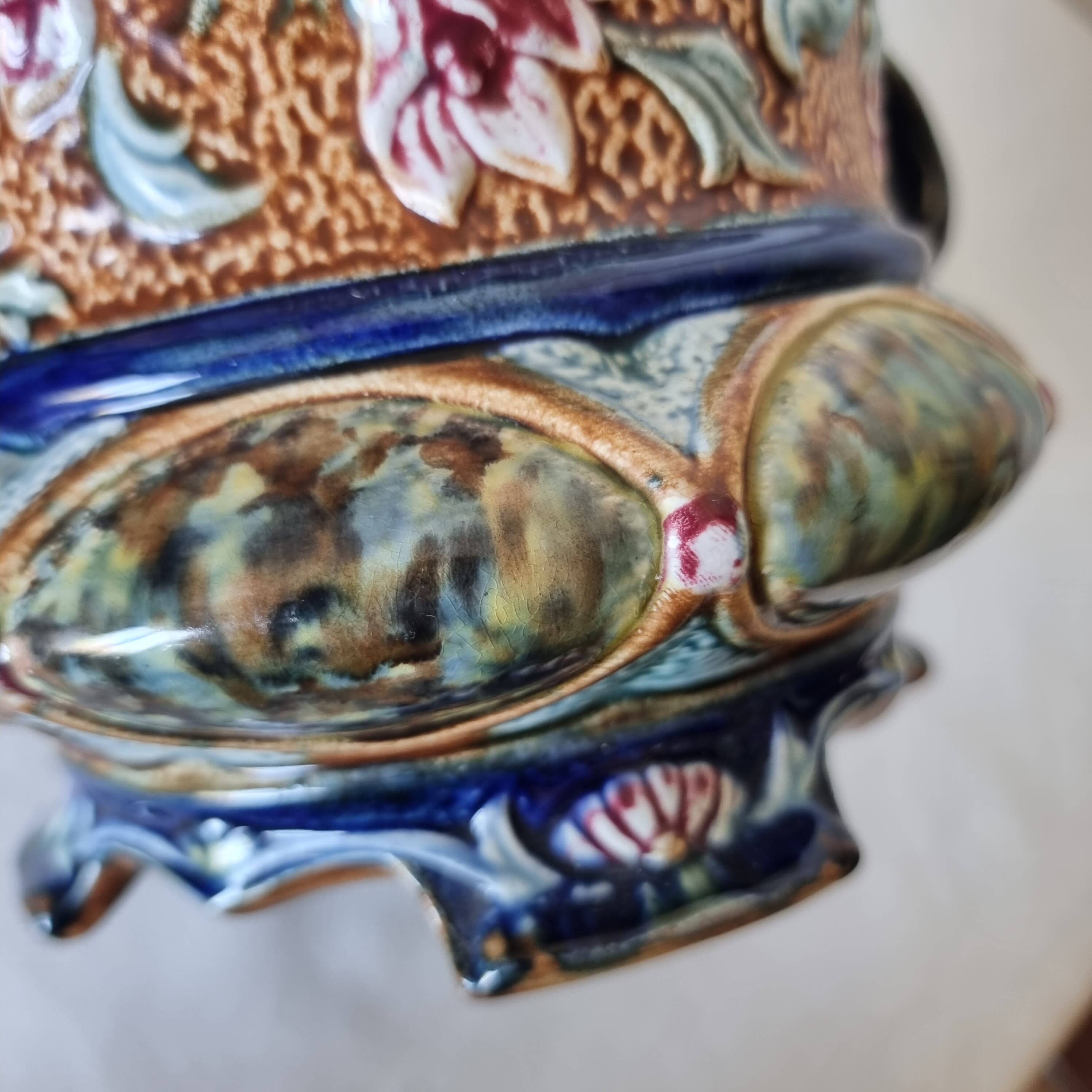 Antique ceramic macetero Barbotines Onnaing Siglo XIX Art Nouveau