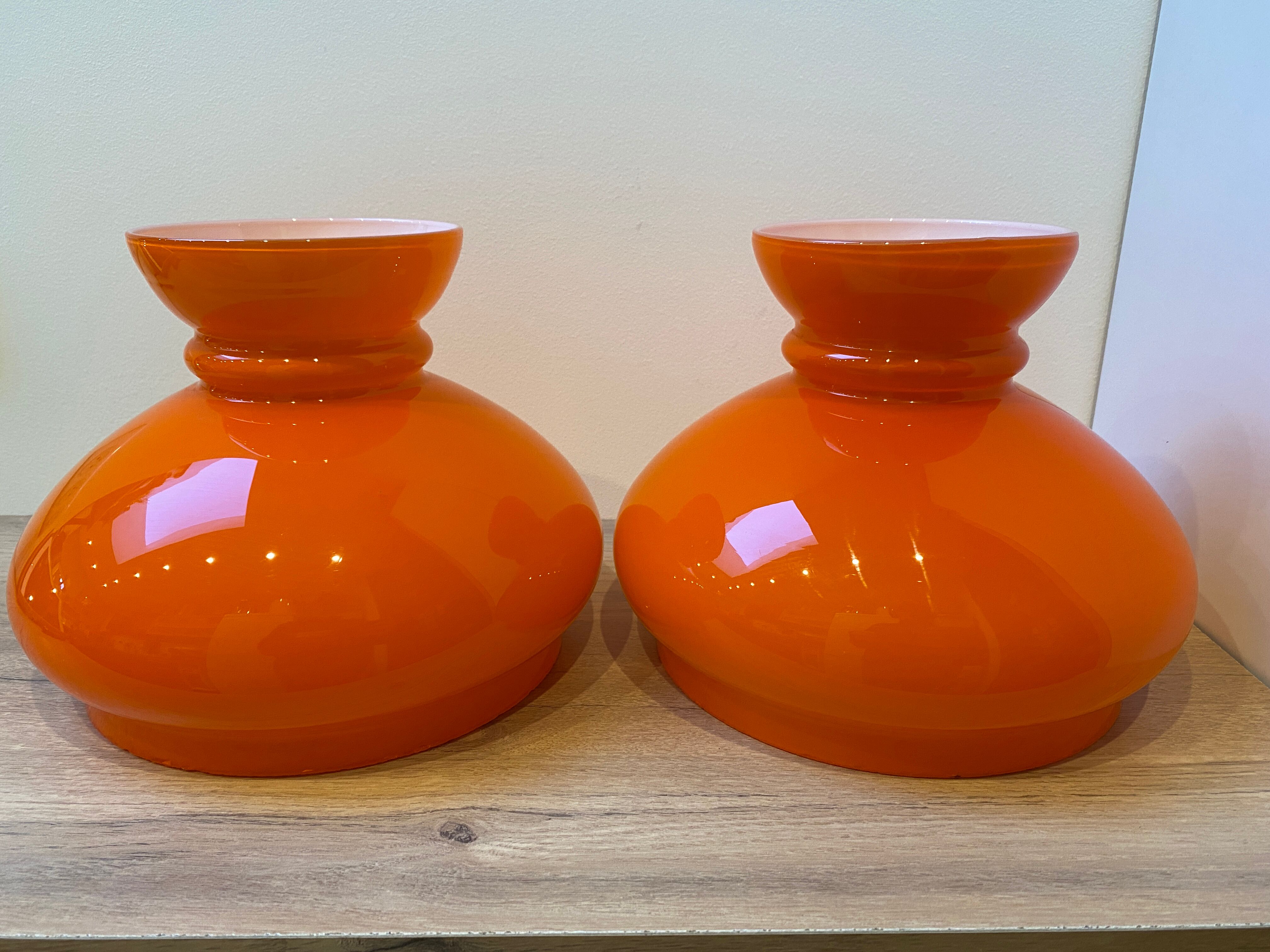 Duo d'abat jour en verre opalin orange vintage