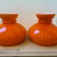 Duo d'abat jour en verre opalin orange vintage