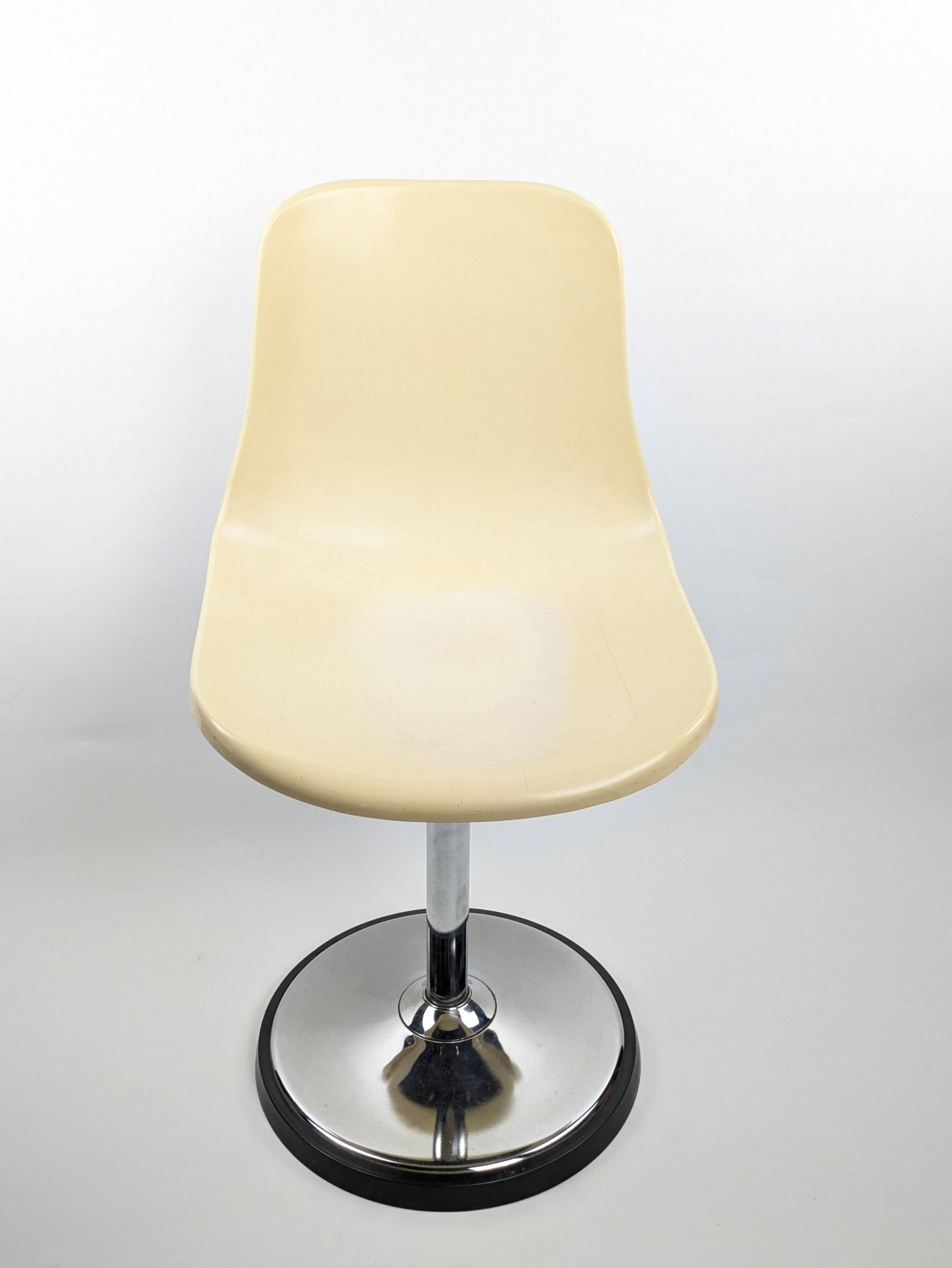 Chaise coque Cojer par Étienne Fermigier 1970