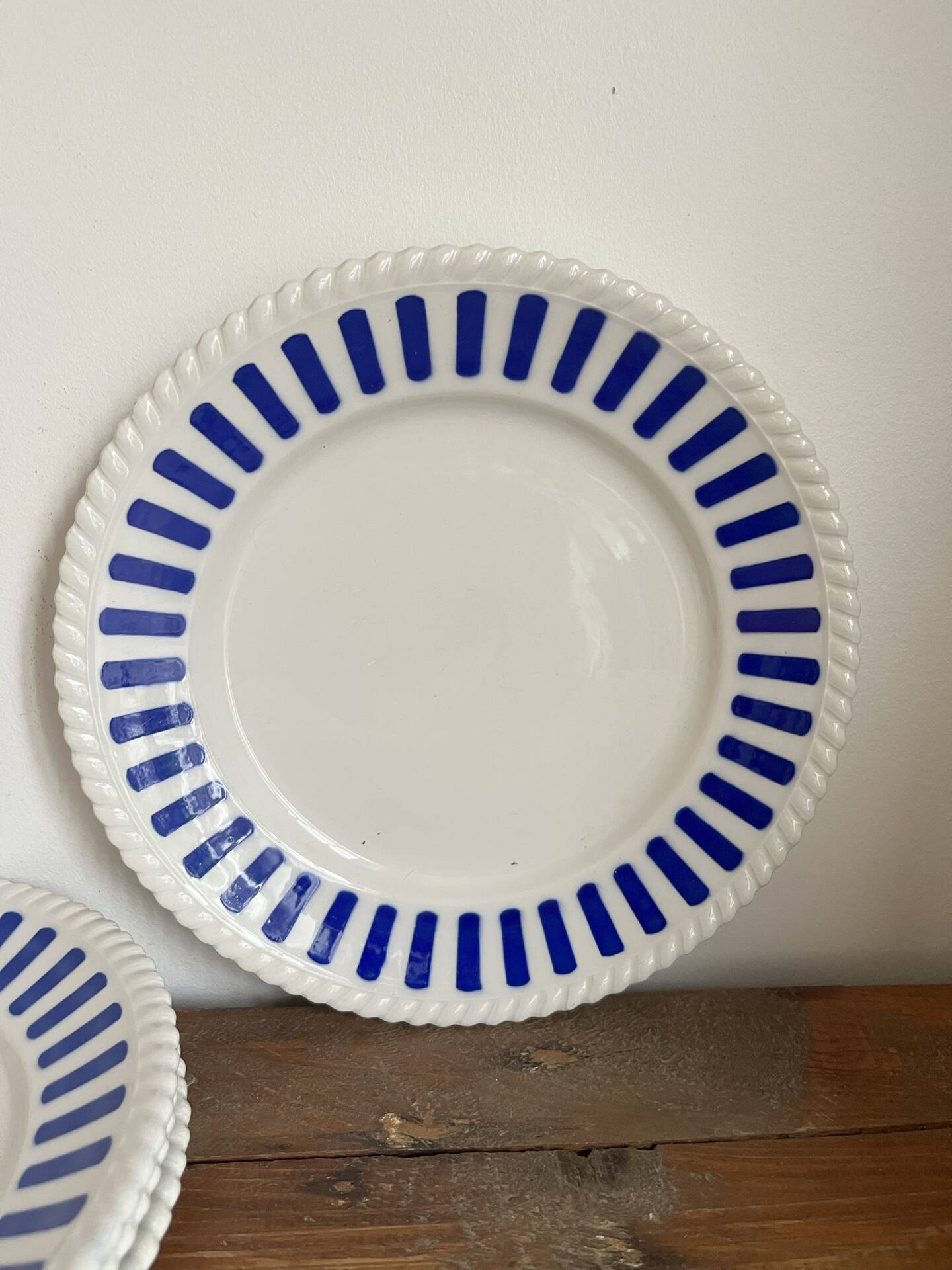4 dinner plates