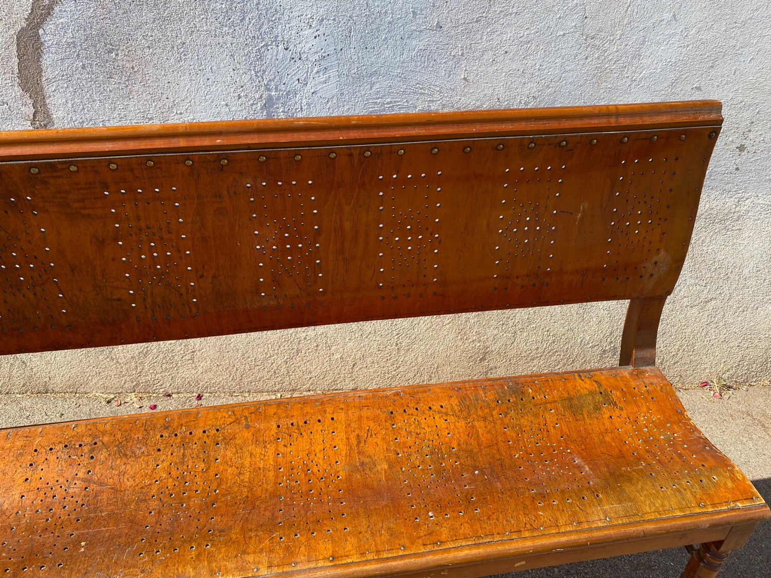 Vaucant bistro bench