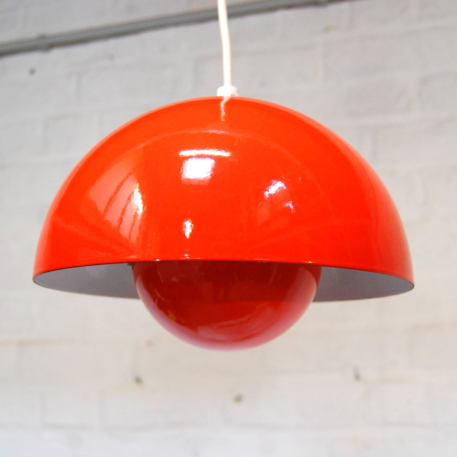“Flower Pot” pendant light - Verner Panton for Louis Poulsen