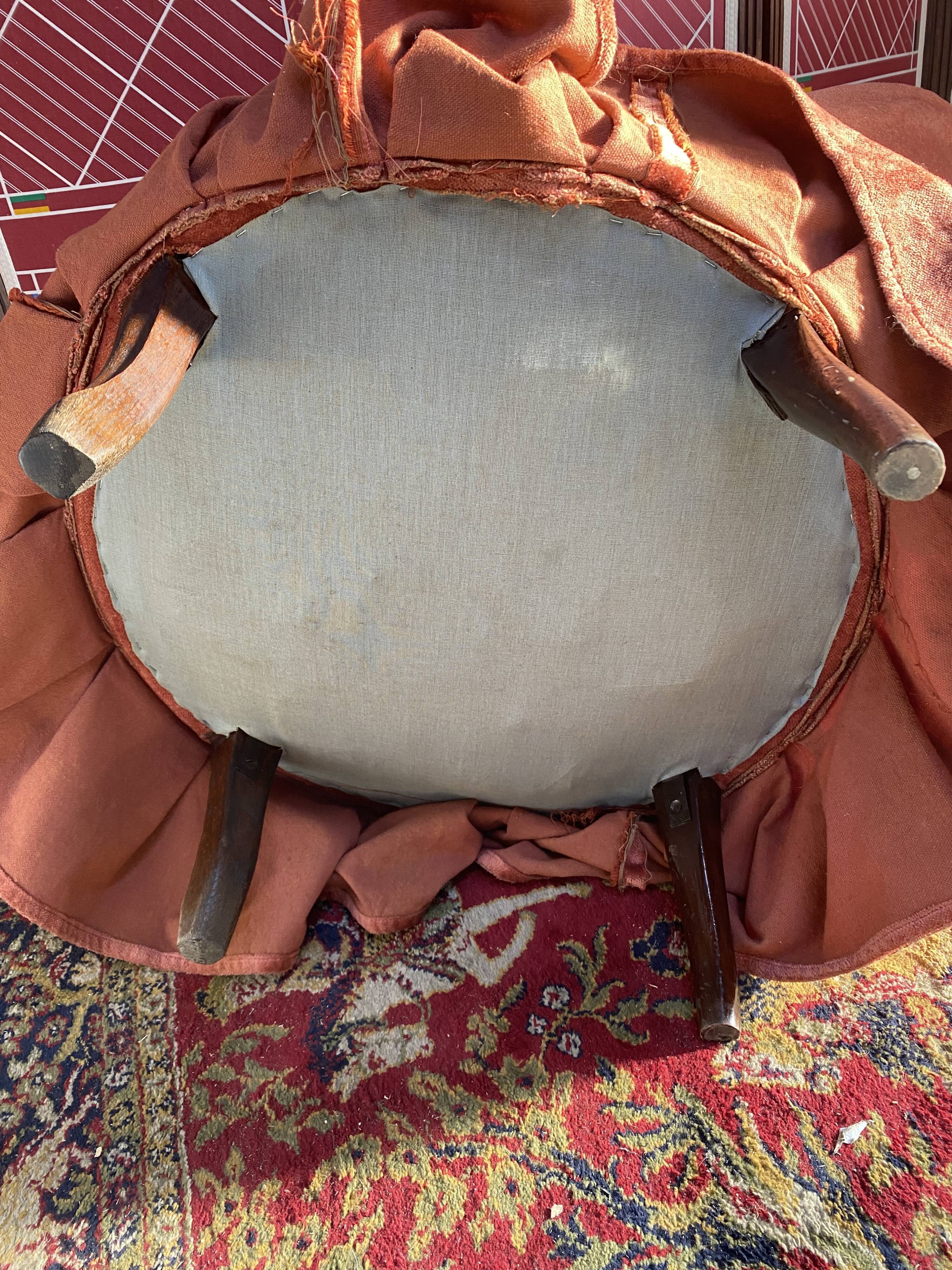 Pink velvet toad armchair