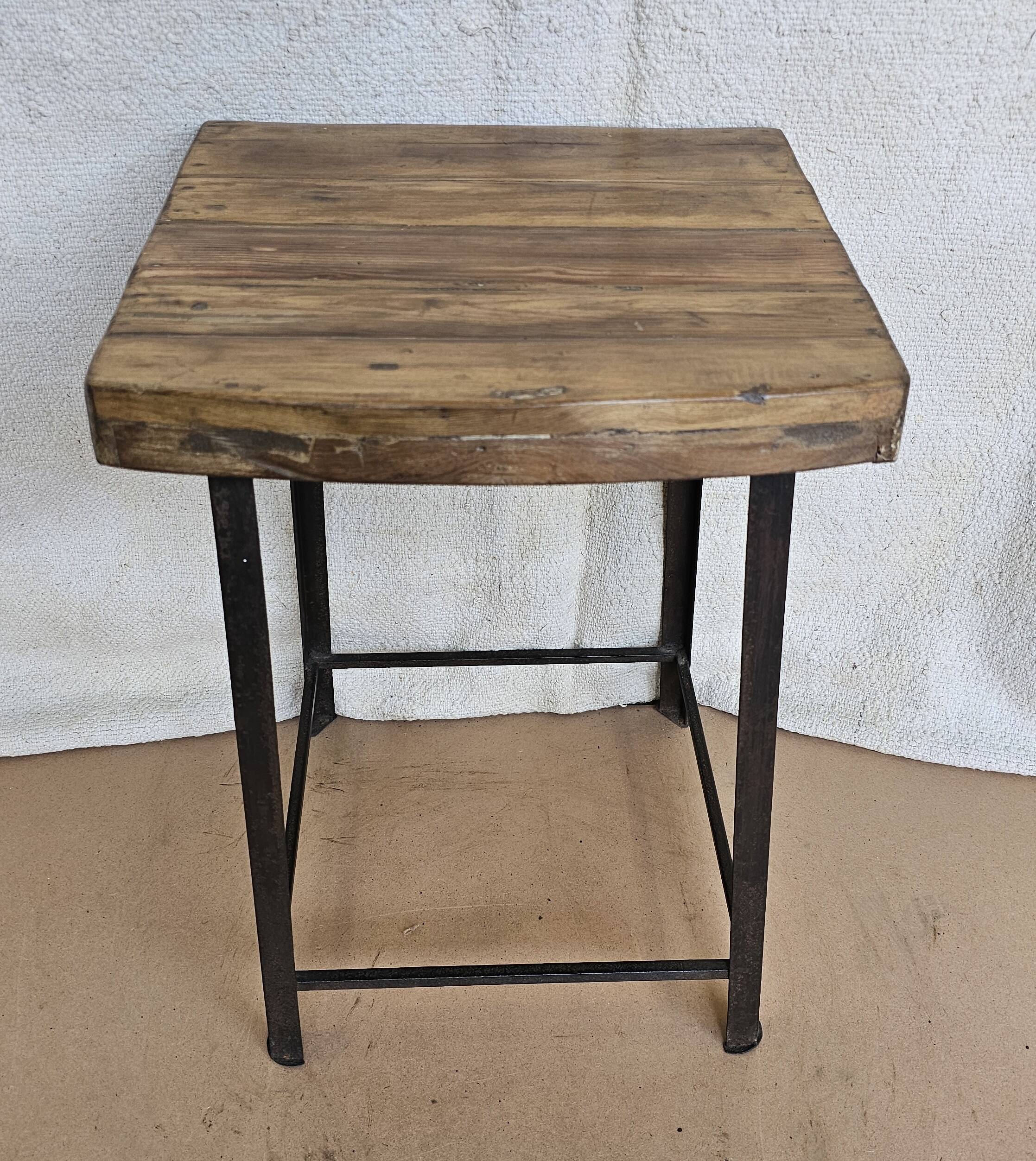 Old workshop stool in wood + wrought iron