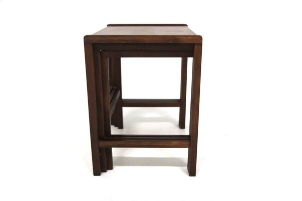 Tables ''gigogne'' en teck  Suède, 1960