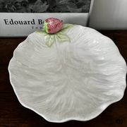 Vintage hollow dish and its 6 strawberry slip bowls