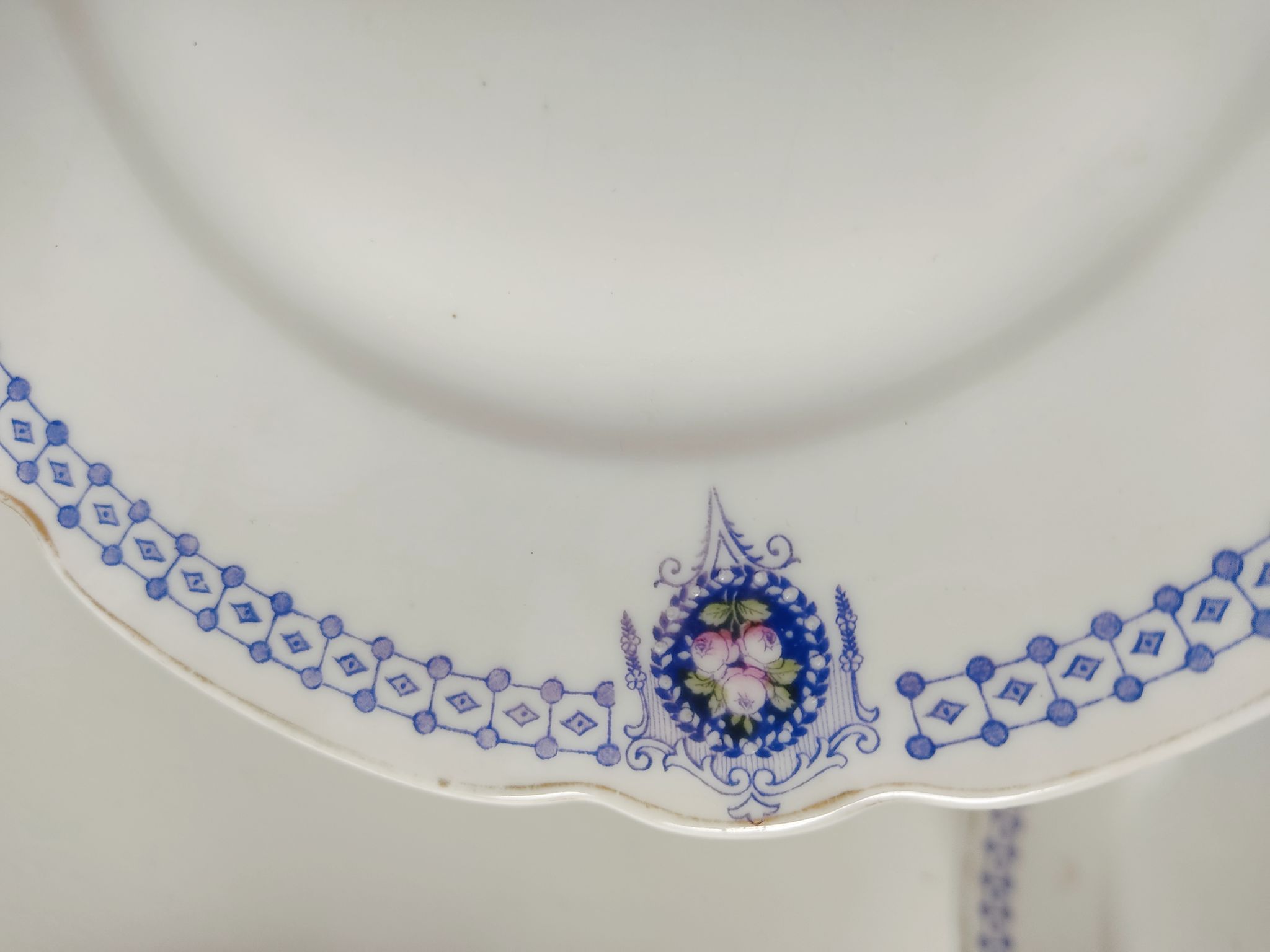 Set of 7 Muller Selb dessert plates