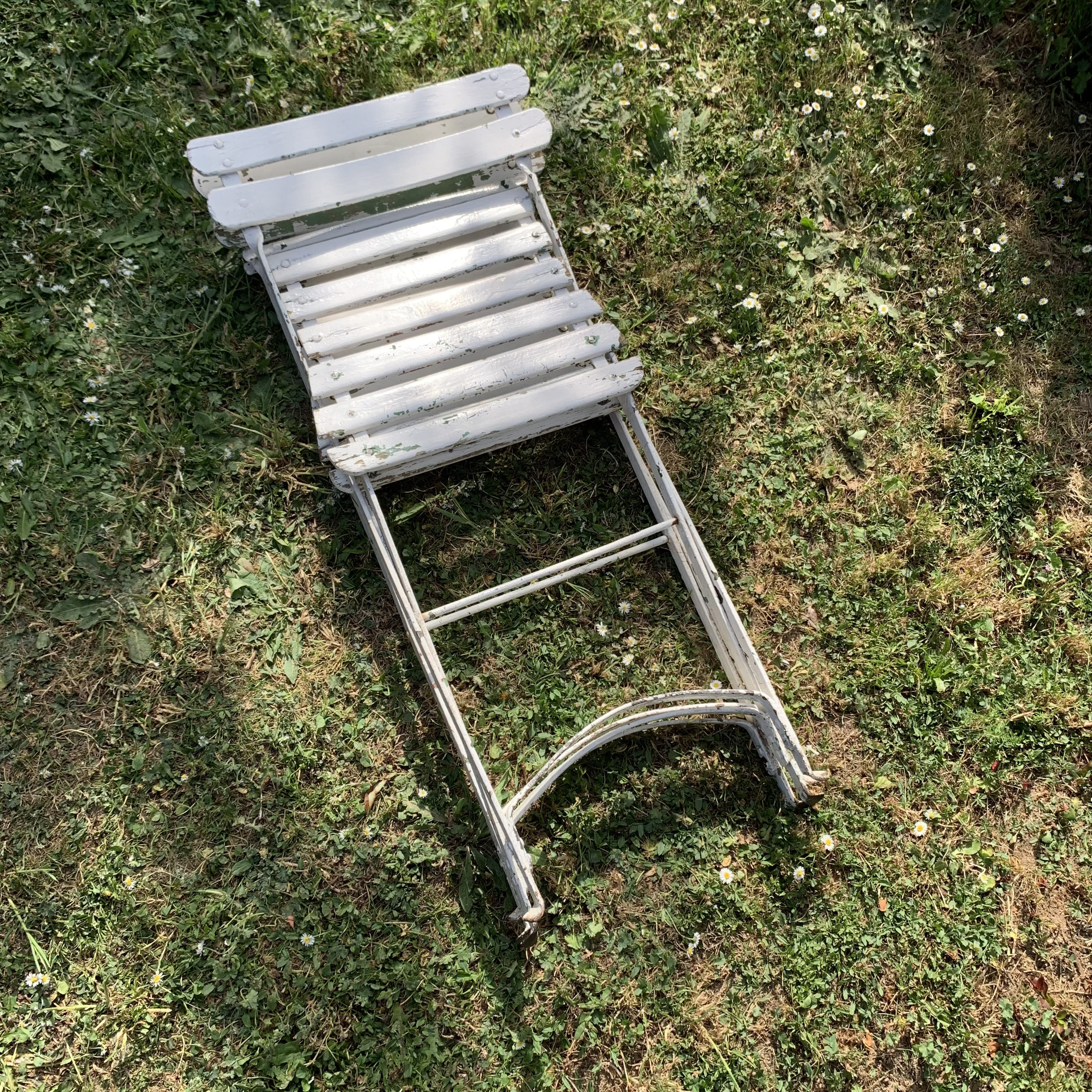 Paire d'anciennes chaises de jardin