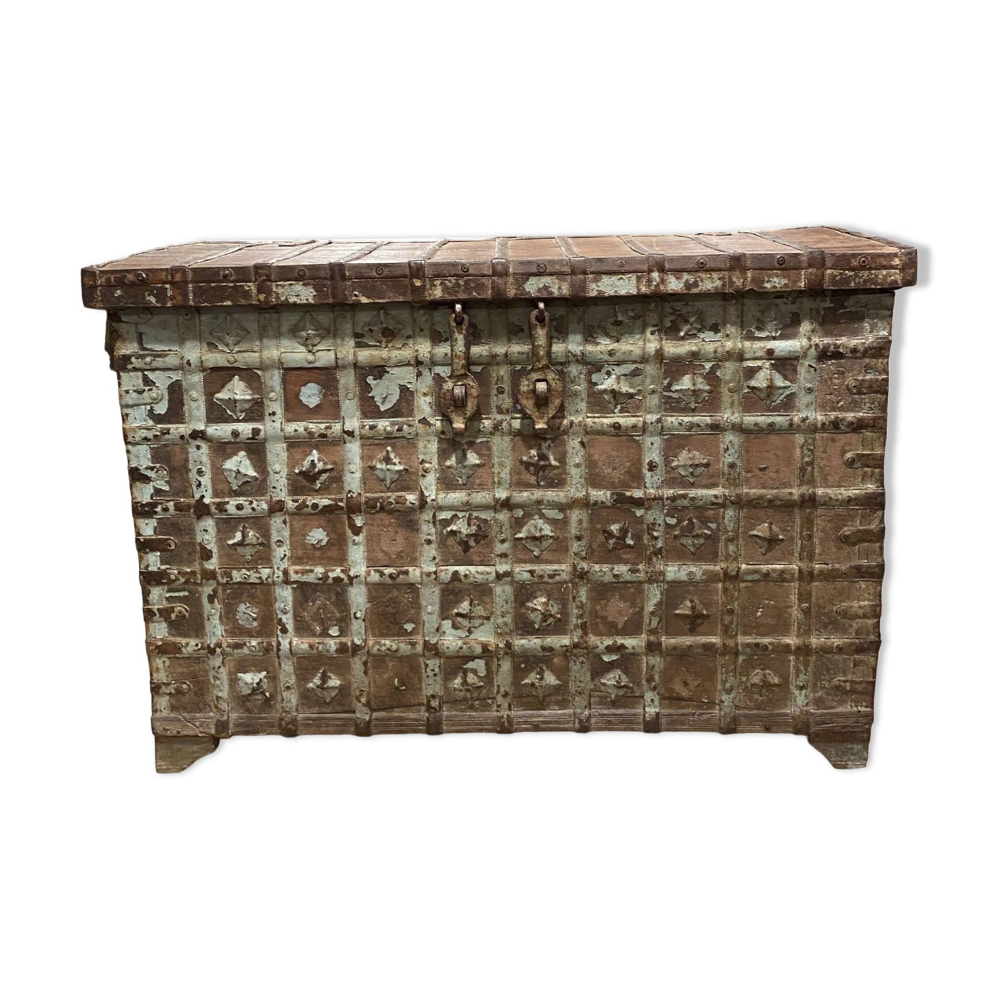 Indian chest in wood and green patinated metal