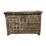 Coffre indien en bois et métal patiné vert