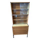 Display in ash and lacquered metal