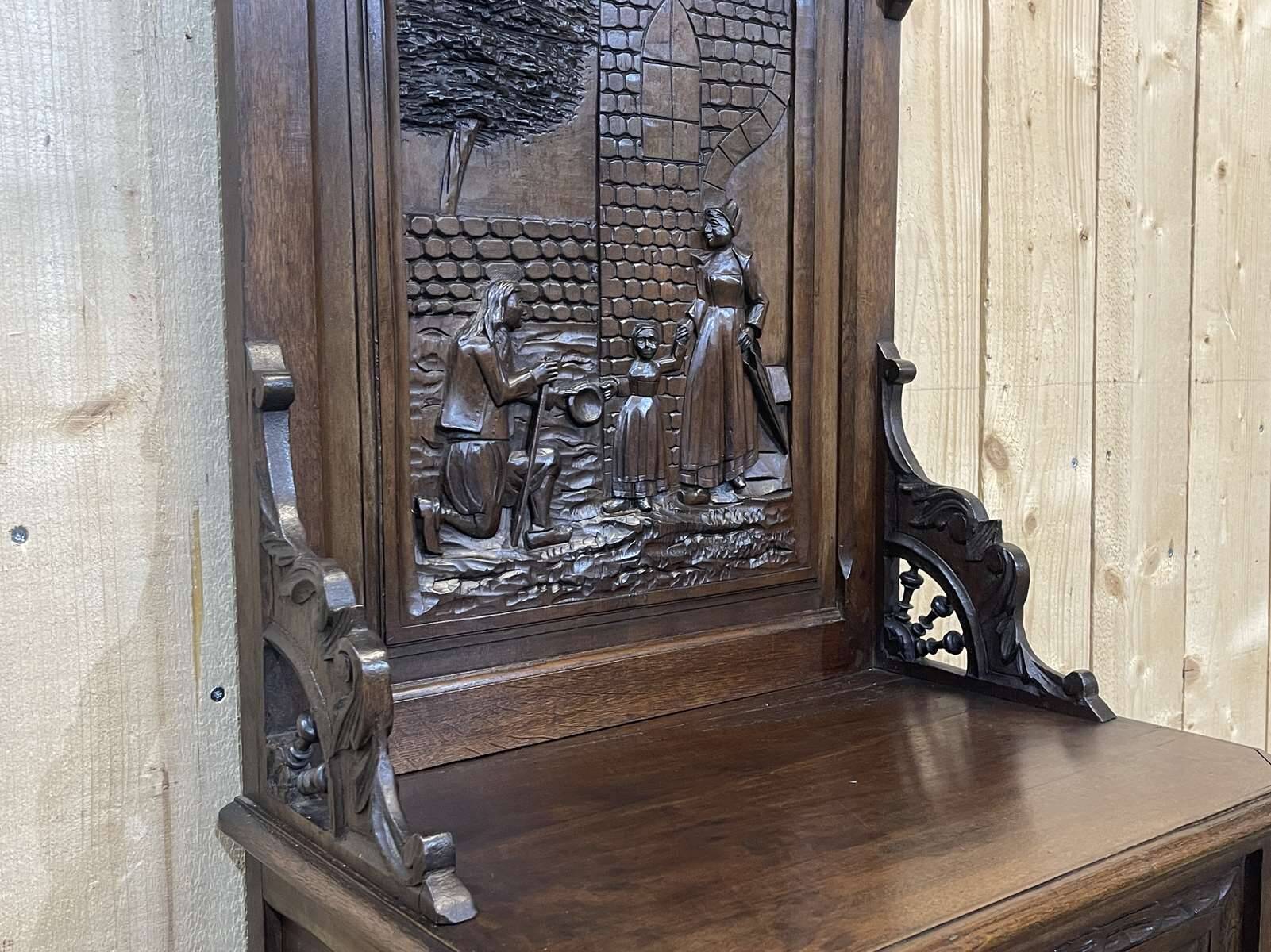 Late 19th century Breton credenza in chestnut
