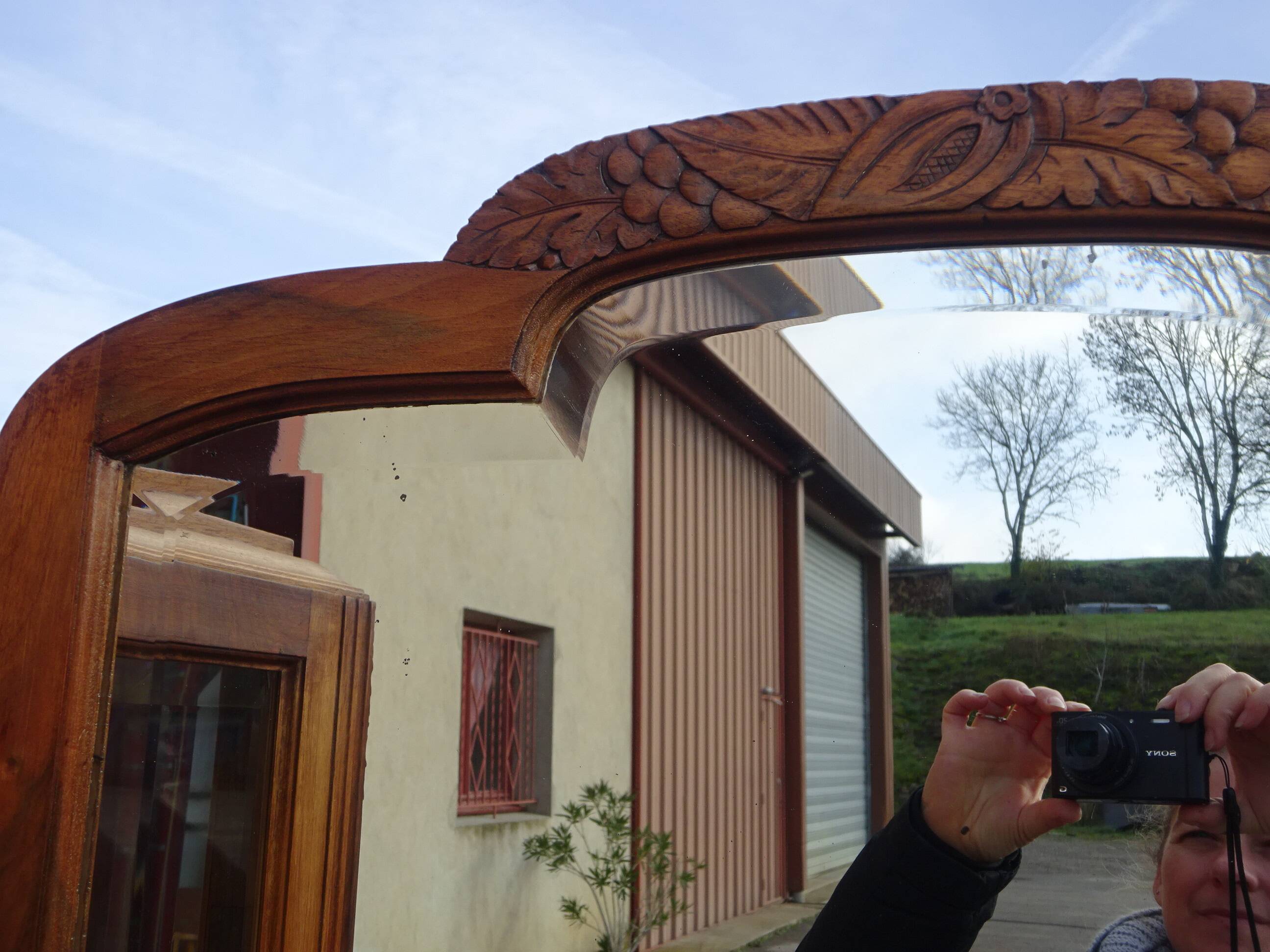 Buffet Art Déco en noyer avec marbres et guérites