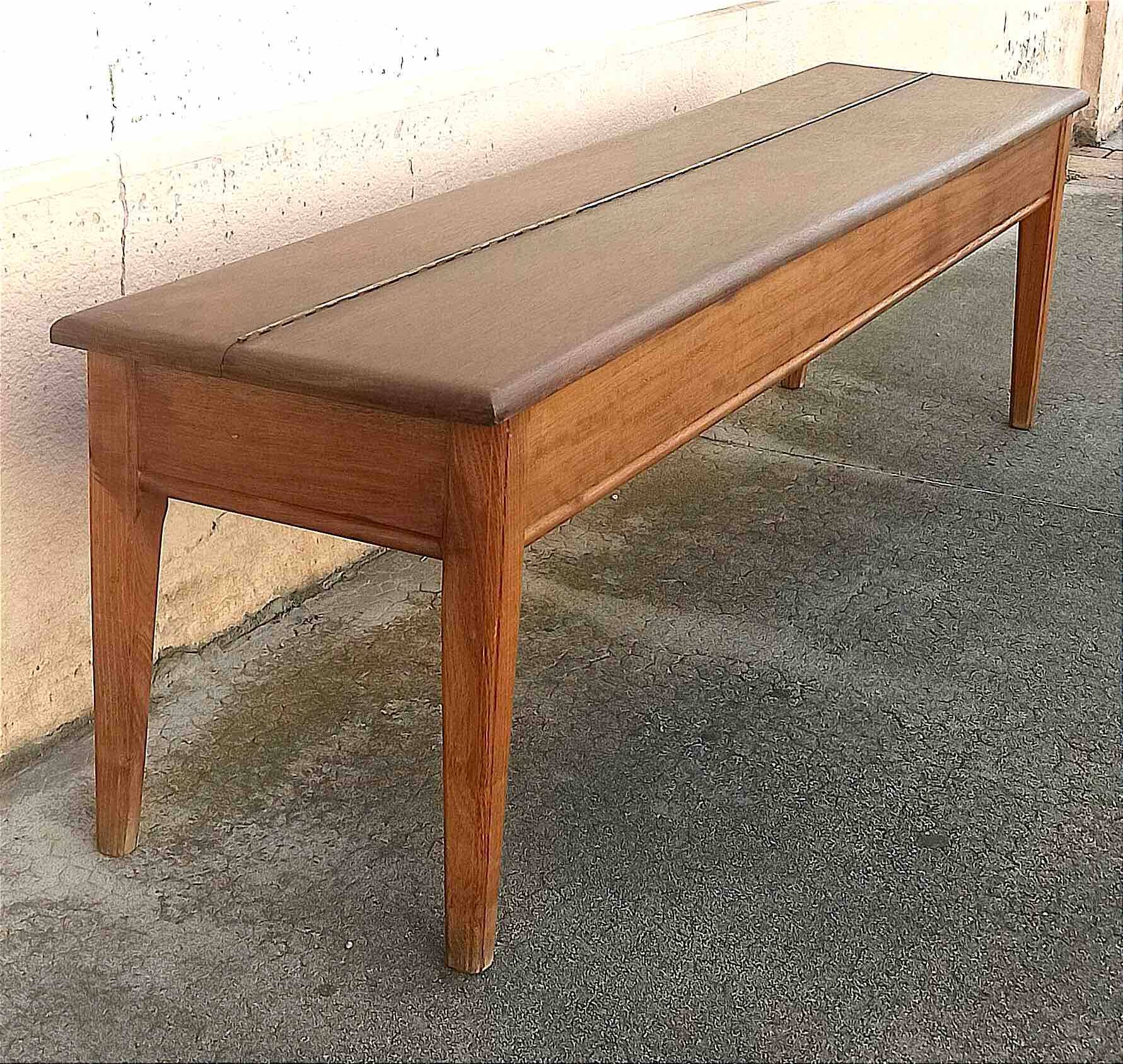 Storage bench from the 1960s, width 165.5 cm.