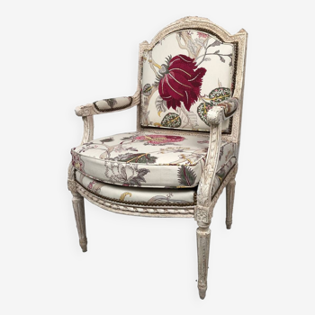 Louis XVI style armchair in white lacquered wood, 19th century