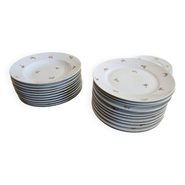 Lot d'assiettes creuses et plates Cérabel porcelaine de Baudour