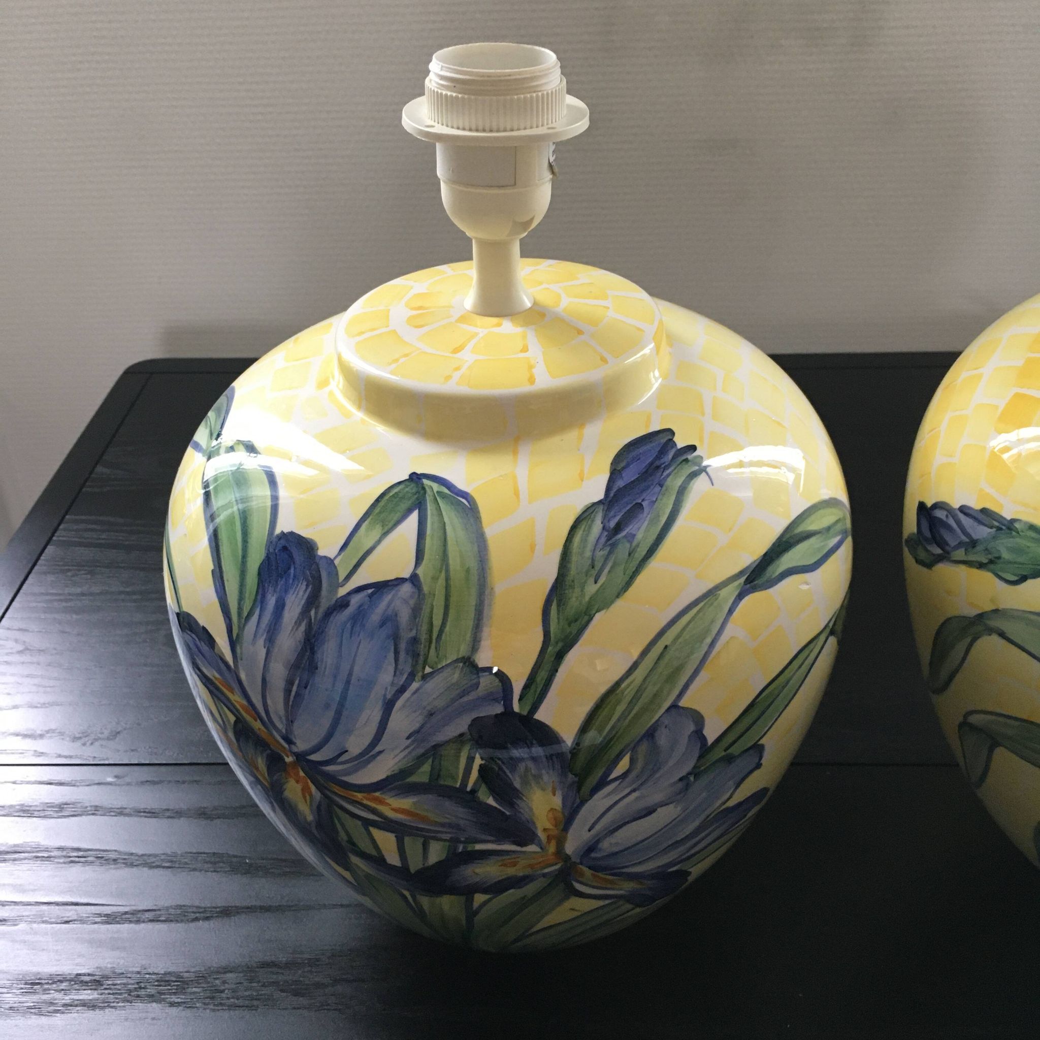 Paire de pieds de lampes italiennes décor iris