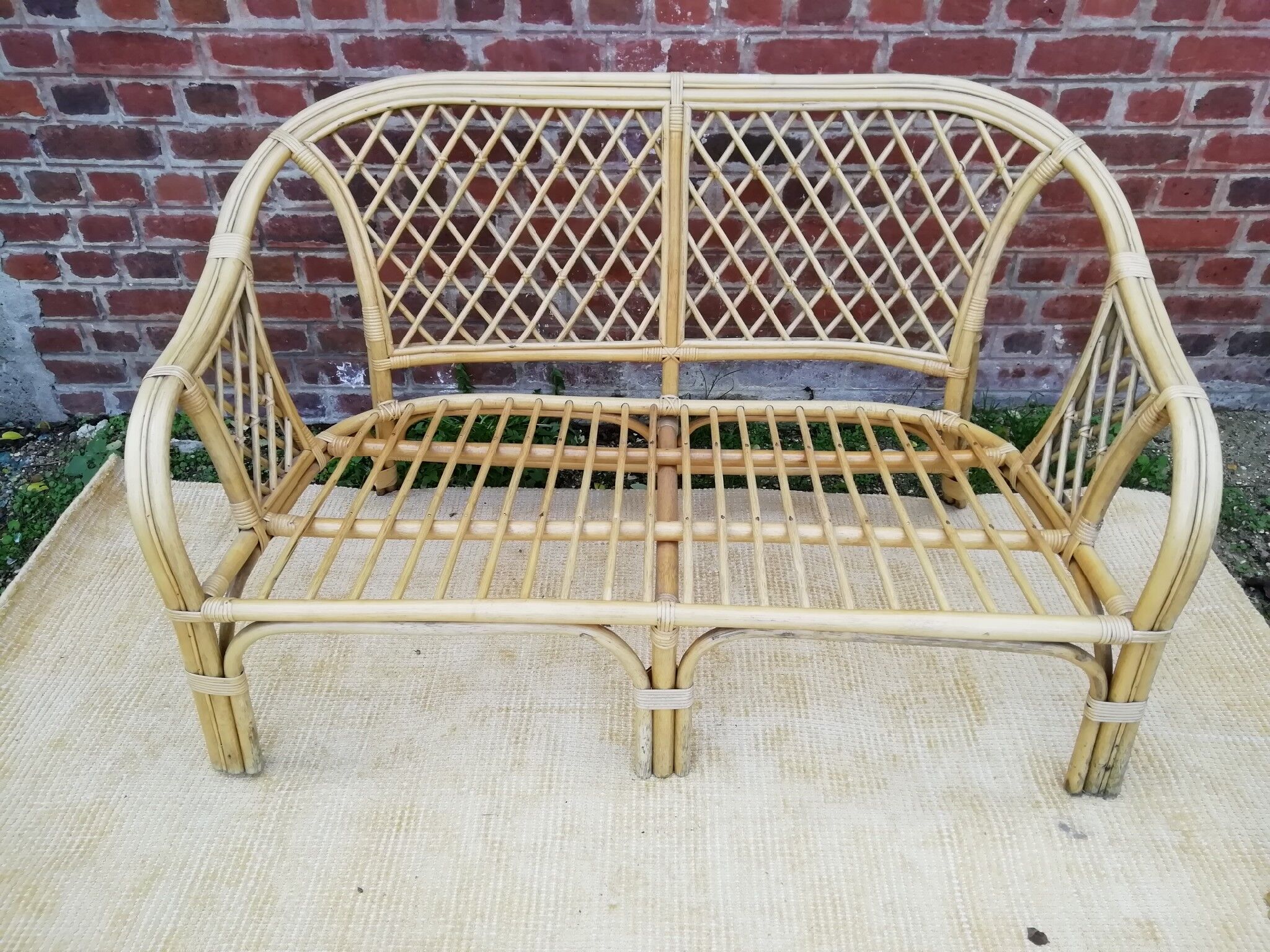 Vintage rattan lounge