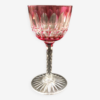 Verre en cristal taillé doublé rouge du Val st Lambert