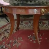 Lacquered pedestal table, Japanese motif