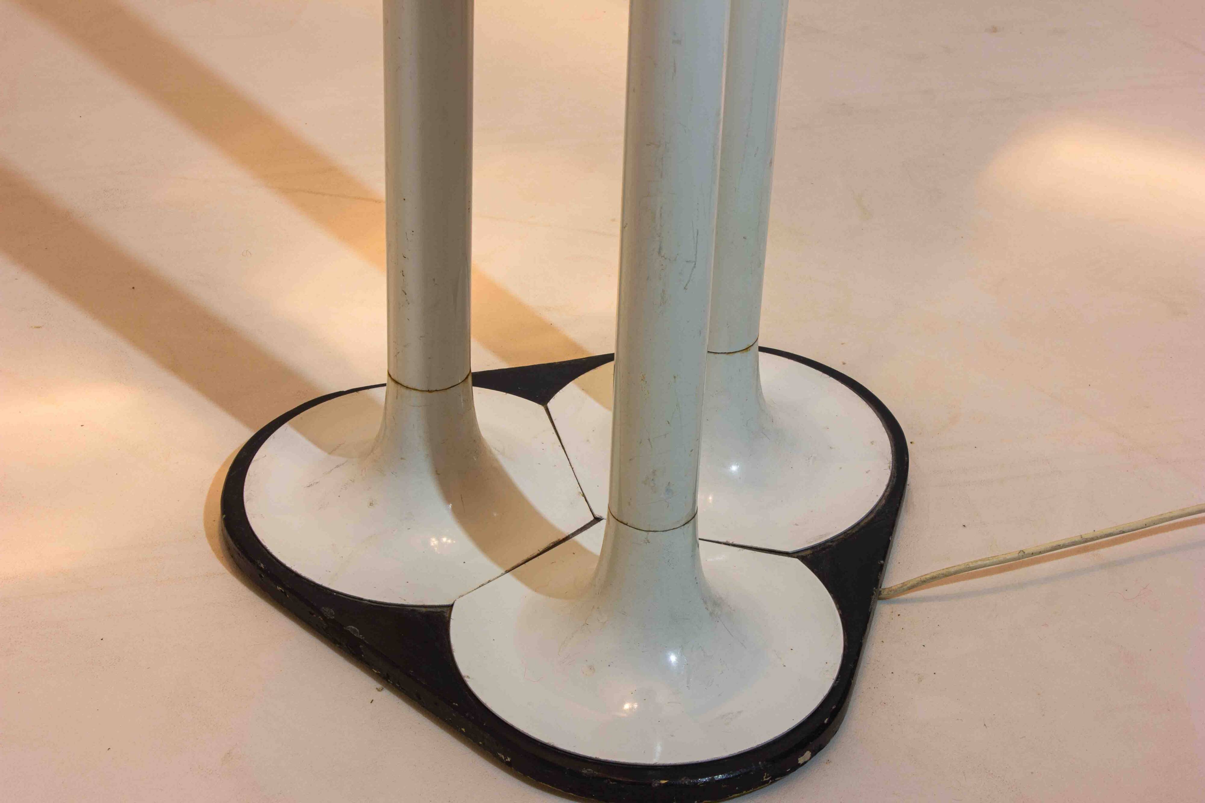 French tripod floor lamp with trumpet shades in chrome and enamel, 1960s