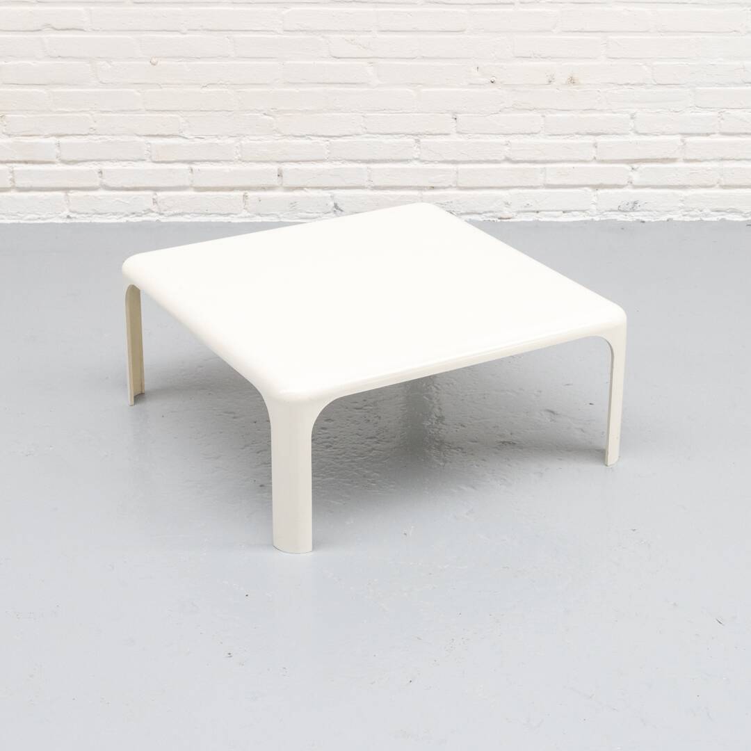 Demetrio 70 Coffee Table by Vico Magistretti for Artemide
