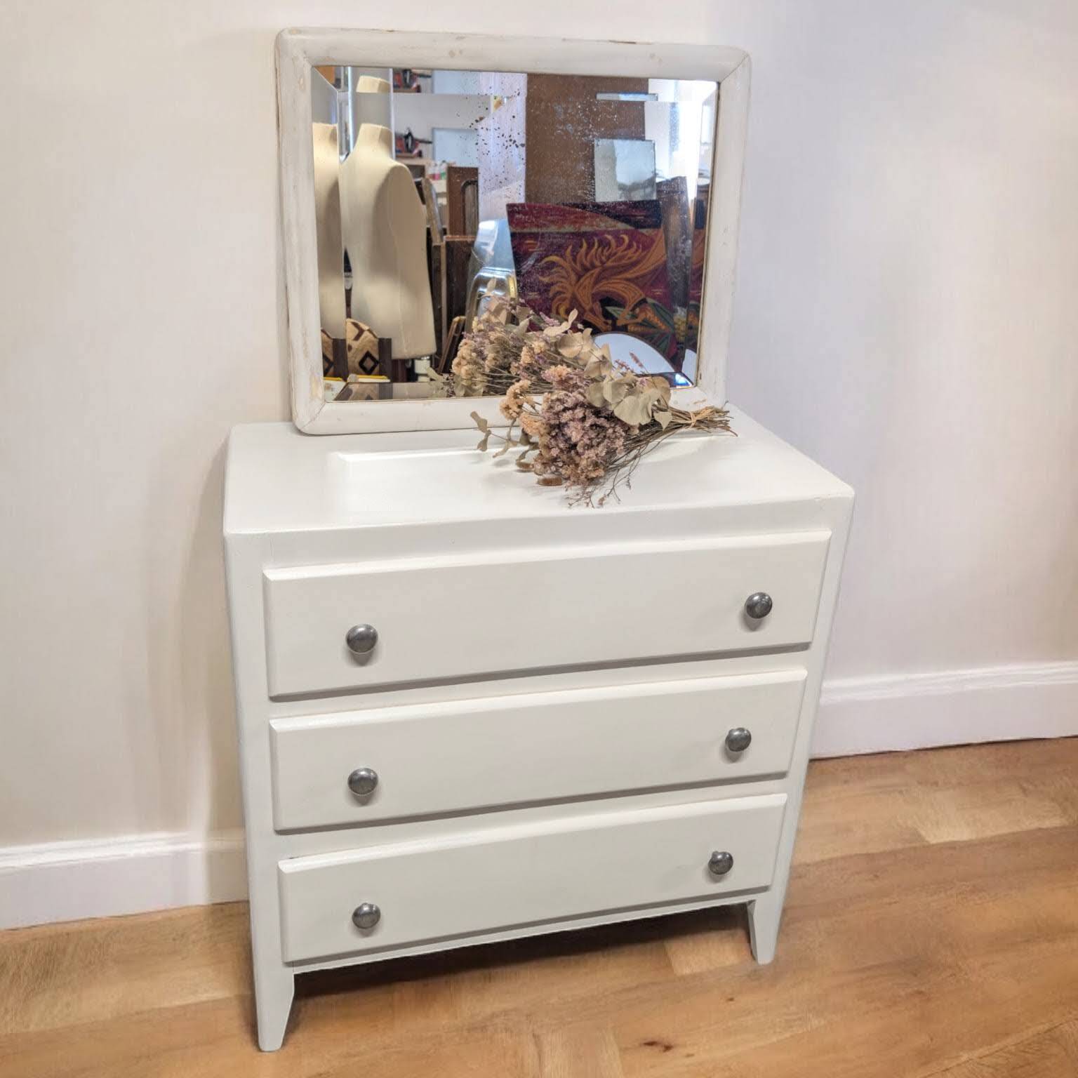 White vintage chest of drawers