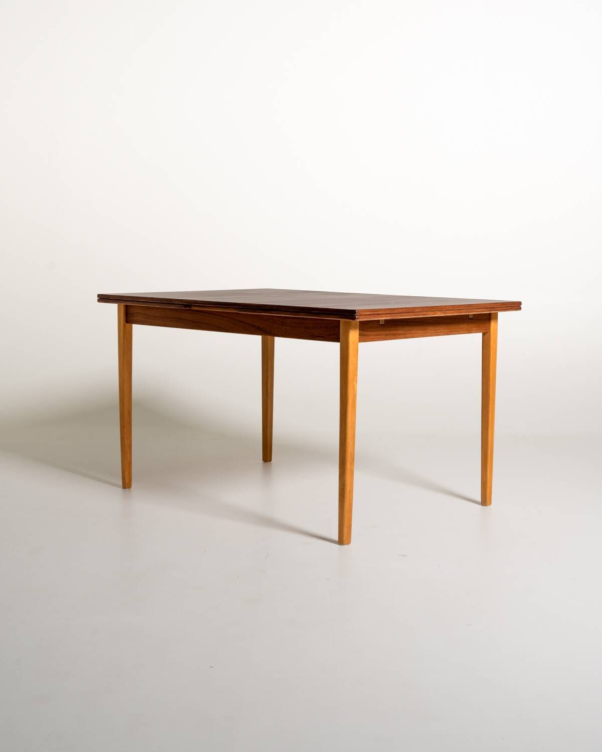 Extendable oak dining table, Scandinavia, 1960s
