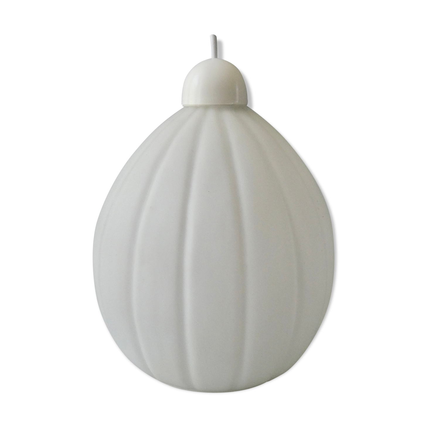 Suspension in white opaline