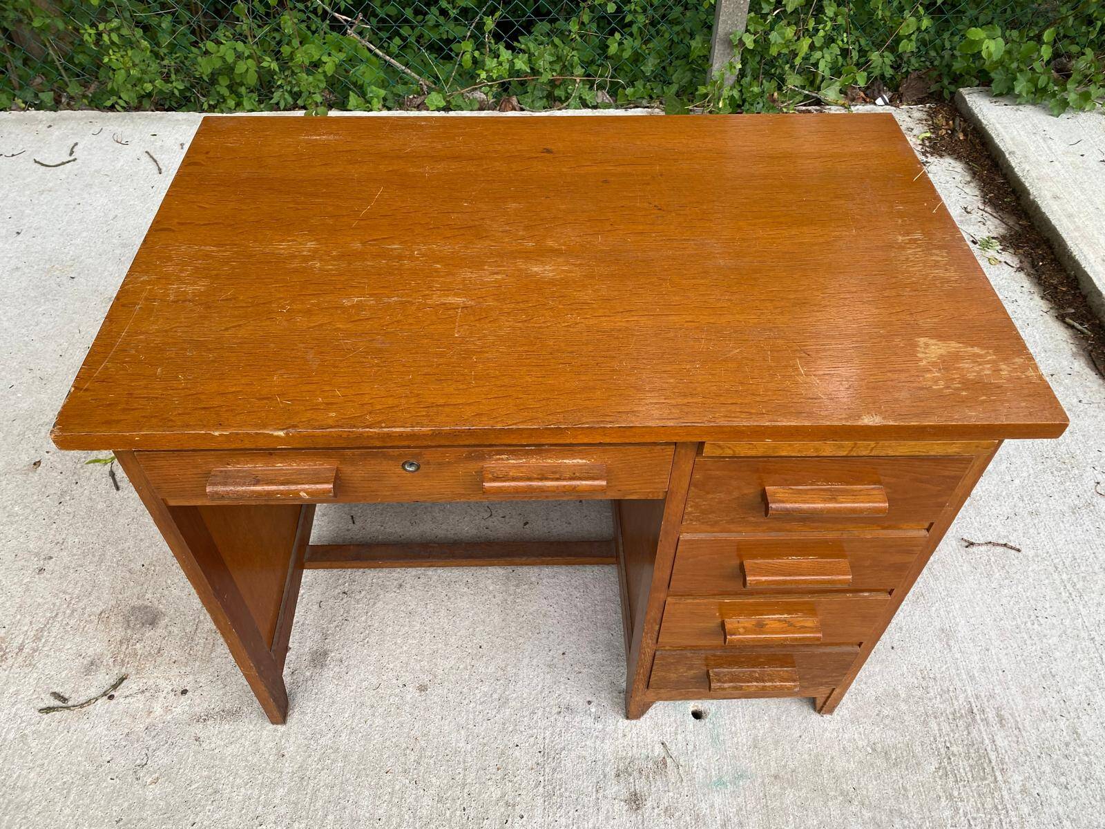 American desk in solid oak wood with 5 drawers