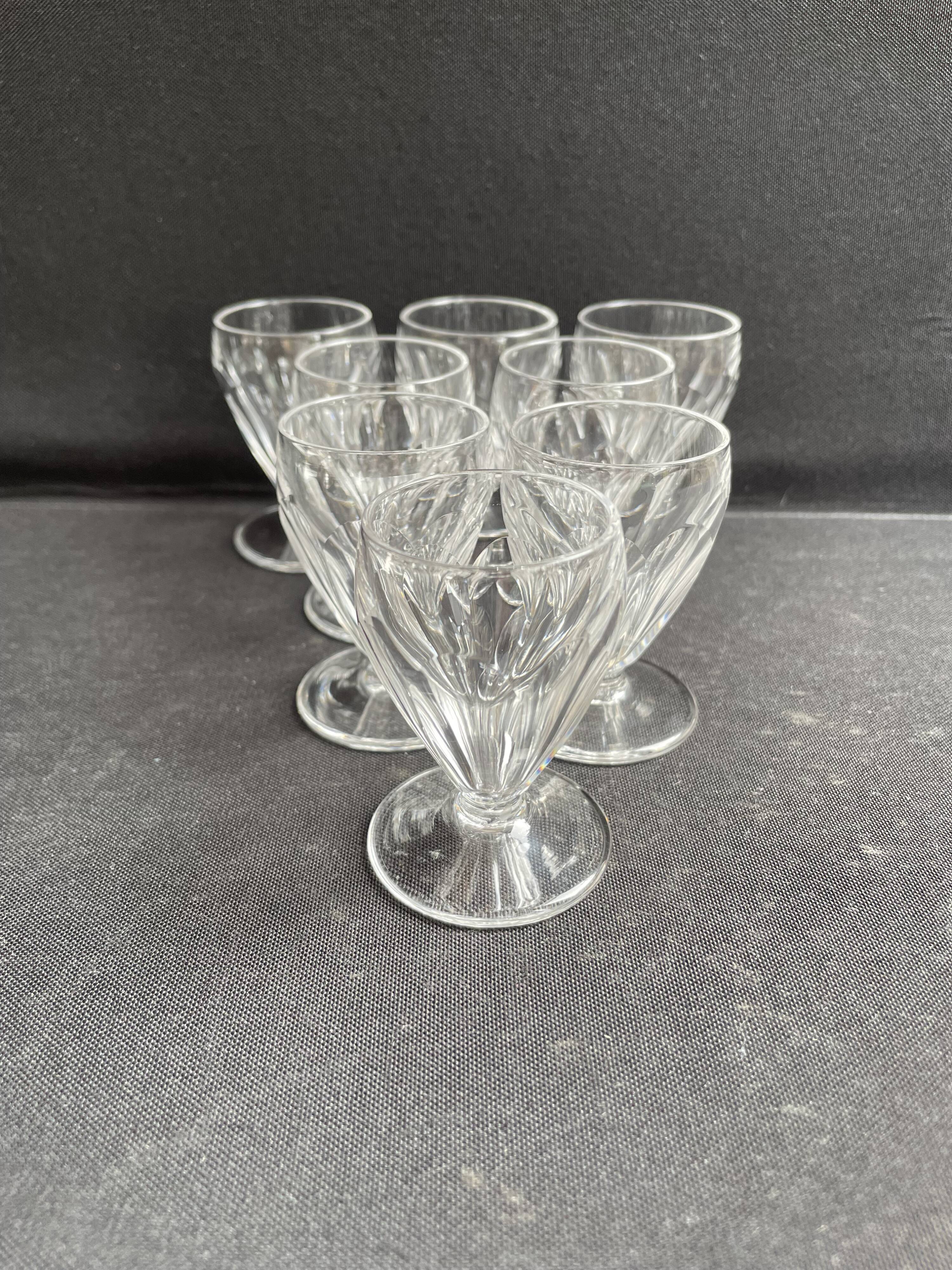 8 Saint Louis Béarn liqueur glasses