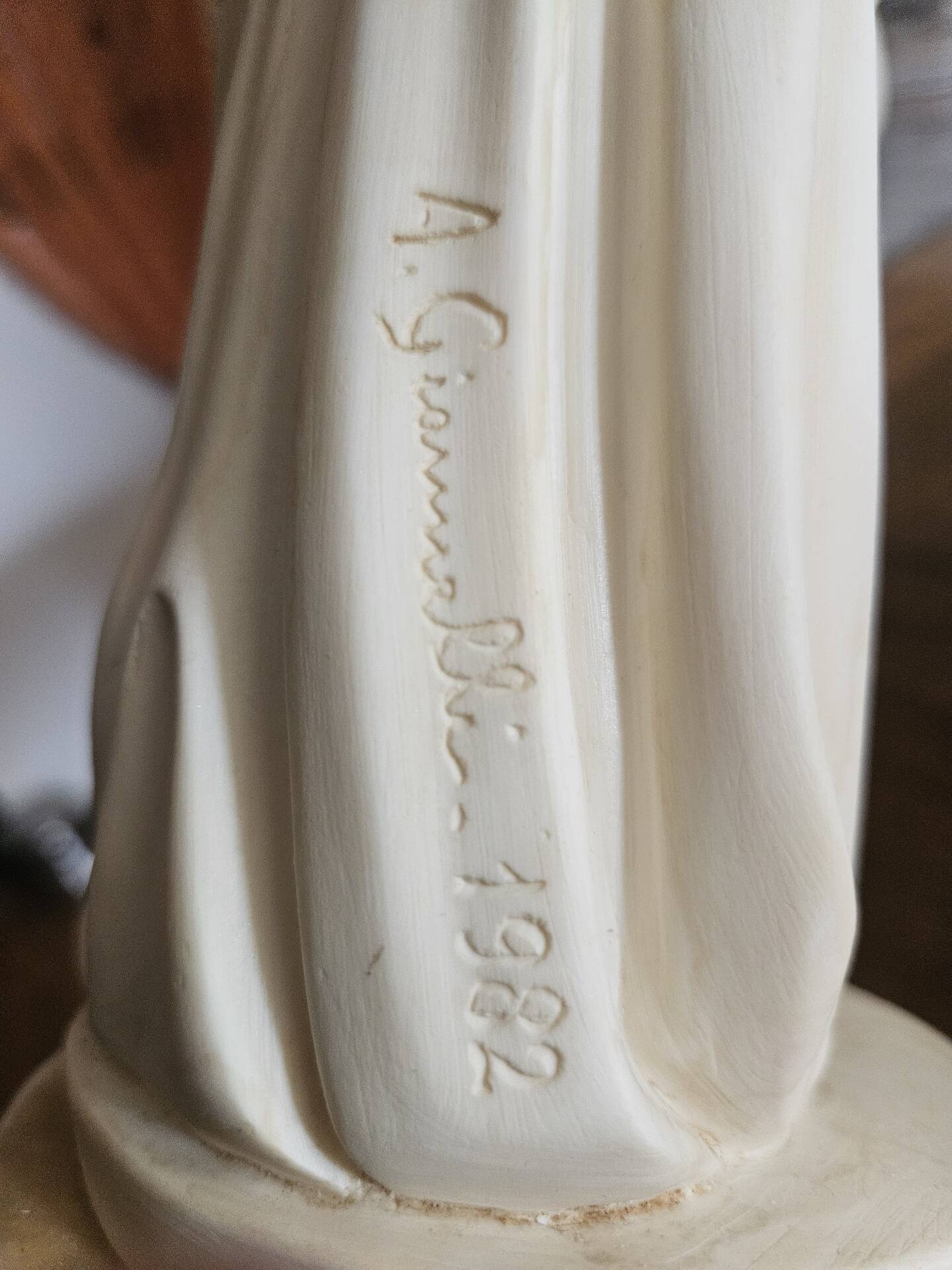 Title: Dancer Statue with Veil – A. Giannelli 1982 – Alabaster  
Description