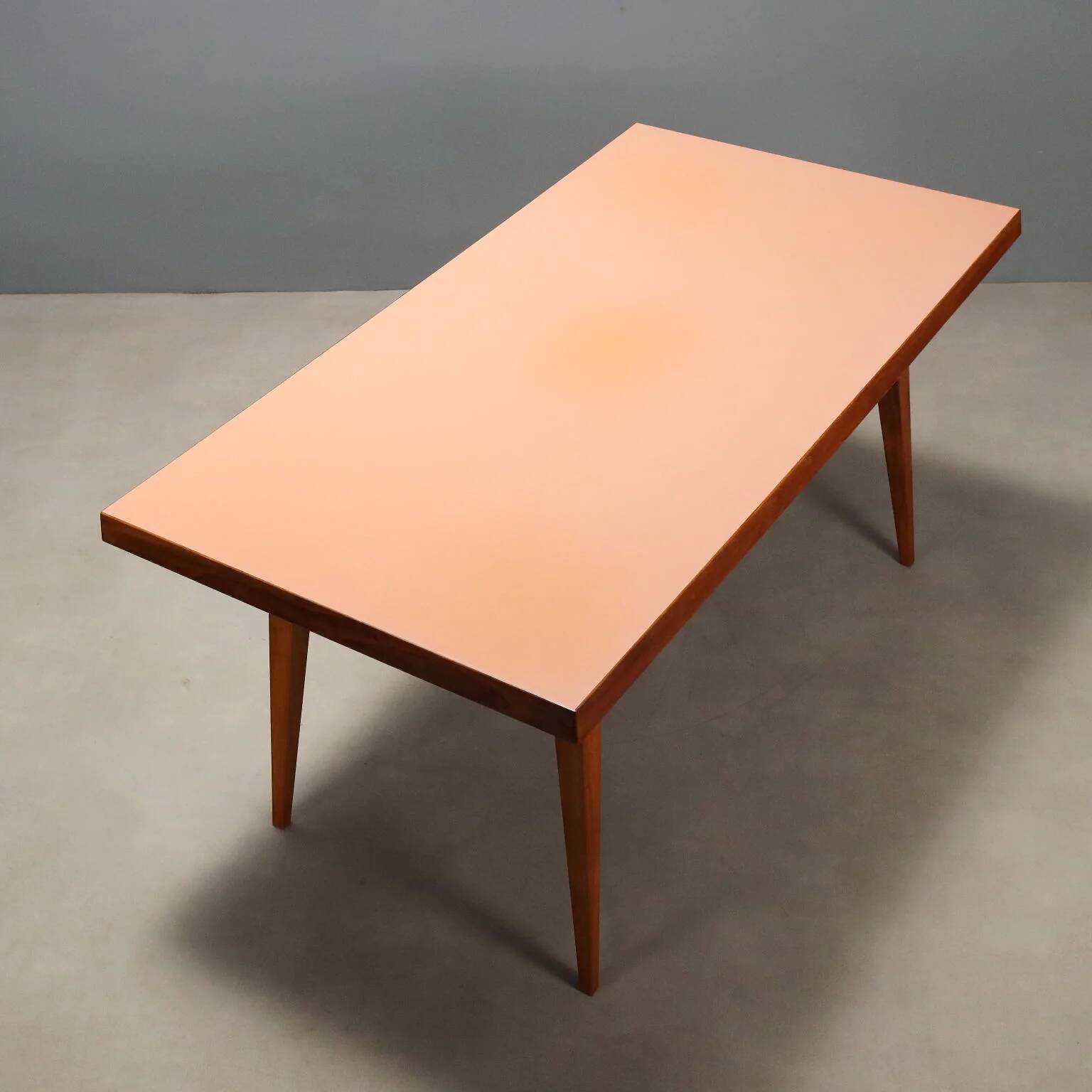 Table en chêne des années 1960 avec plateau coloré