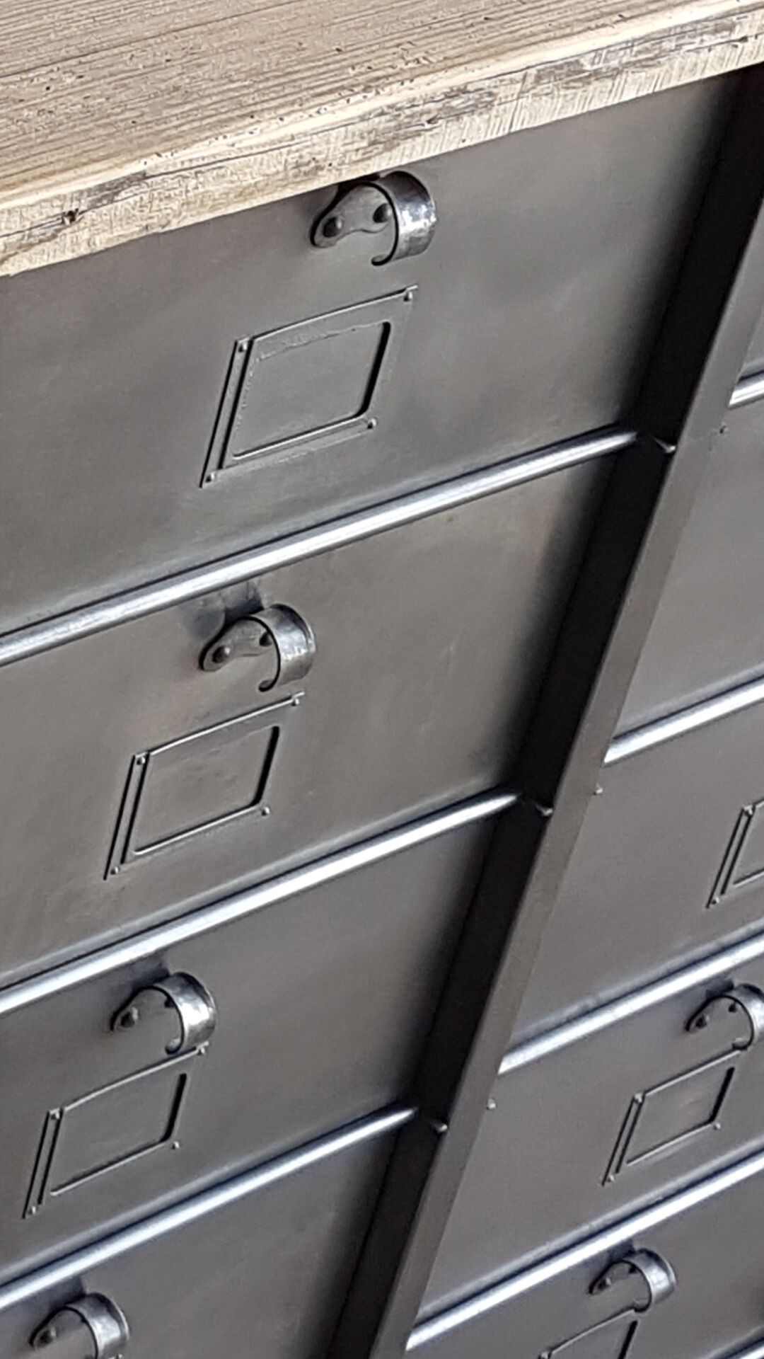 Strafor valve furniture