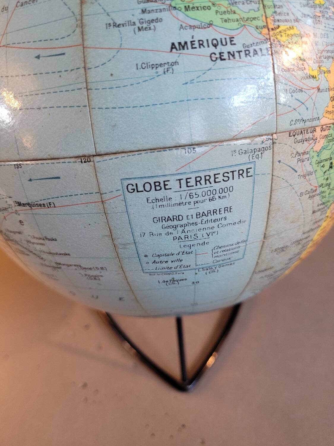 Globe terrestre Girard et Barrère des années 50-60 piètement string