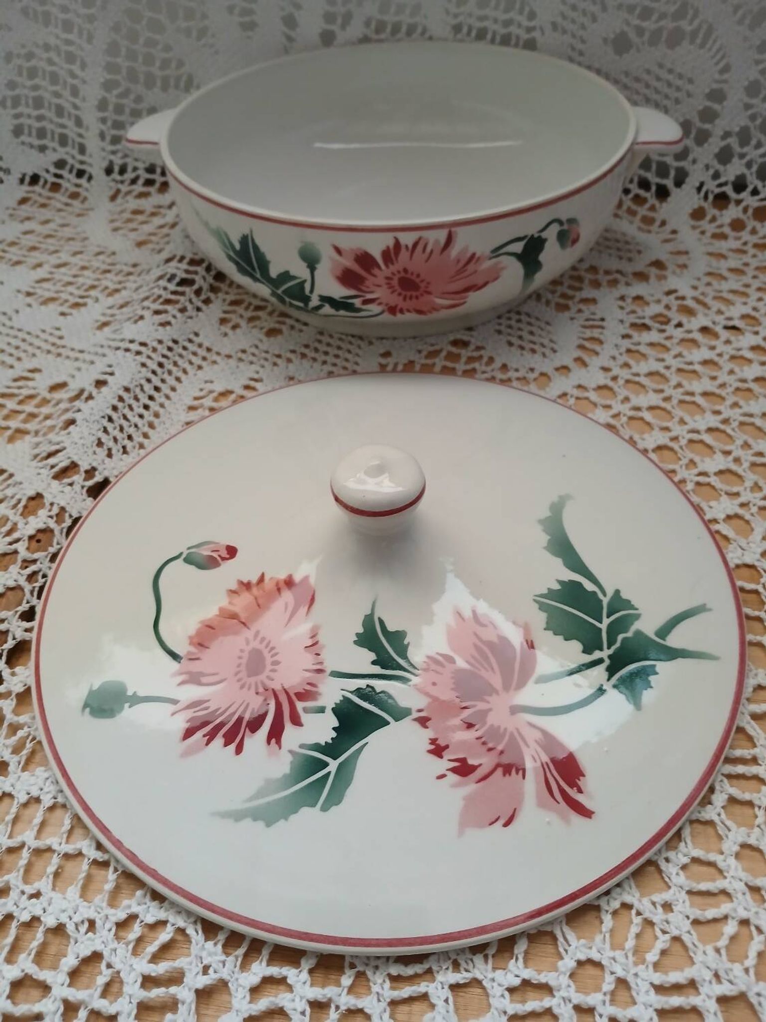 12 assiettes plates anciennes + soupière HBCM